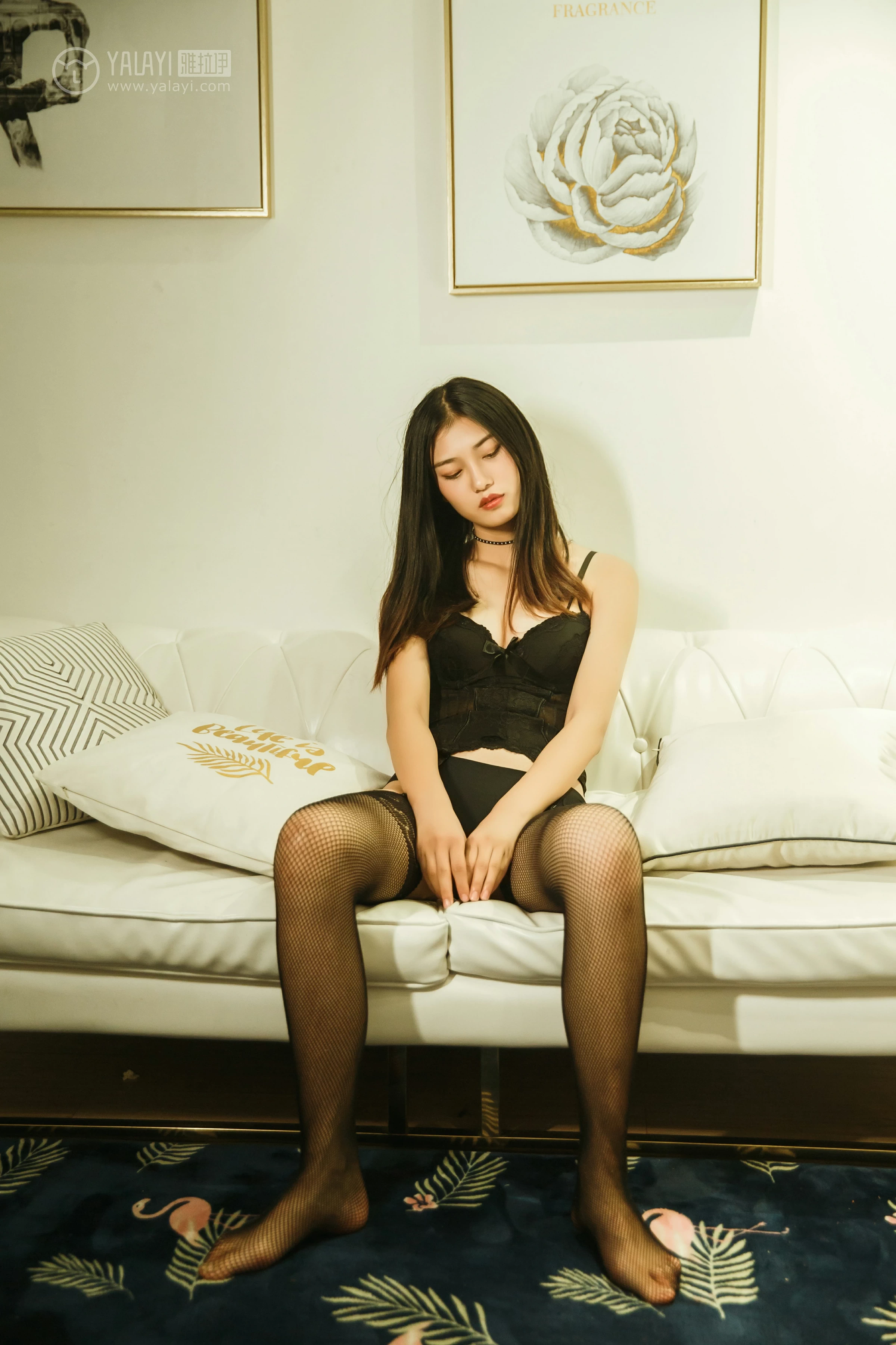 [YALAYI雅拉伊]NO.132 当我看着你的时候 和风 黑色透视塑身内衣加黑色情趣渔网袜性感私房写真集第17张