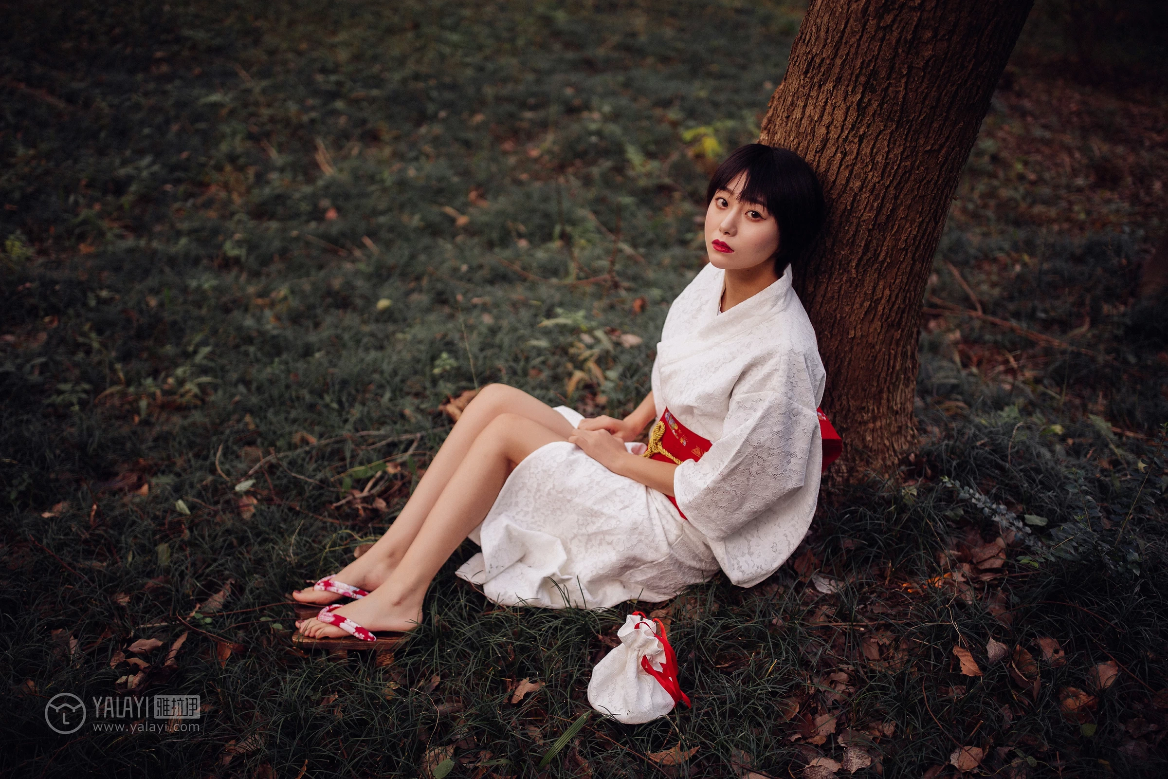 [YALAYI雅拉伊]NO.136 夕阳下的和风少女 静静 白色透视镂空和服性感私房写真集第13张