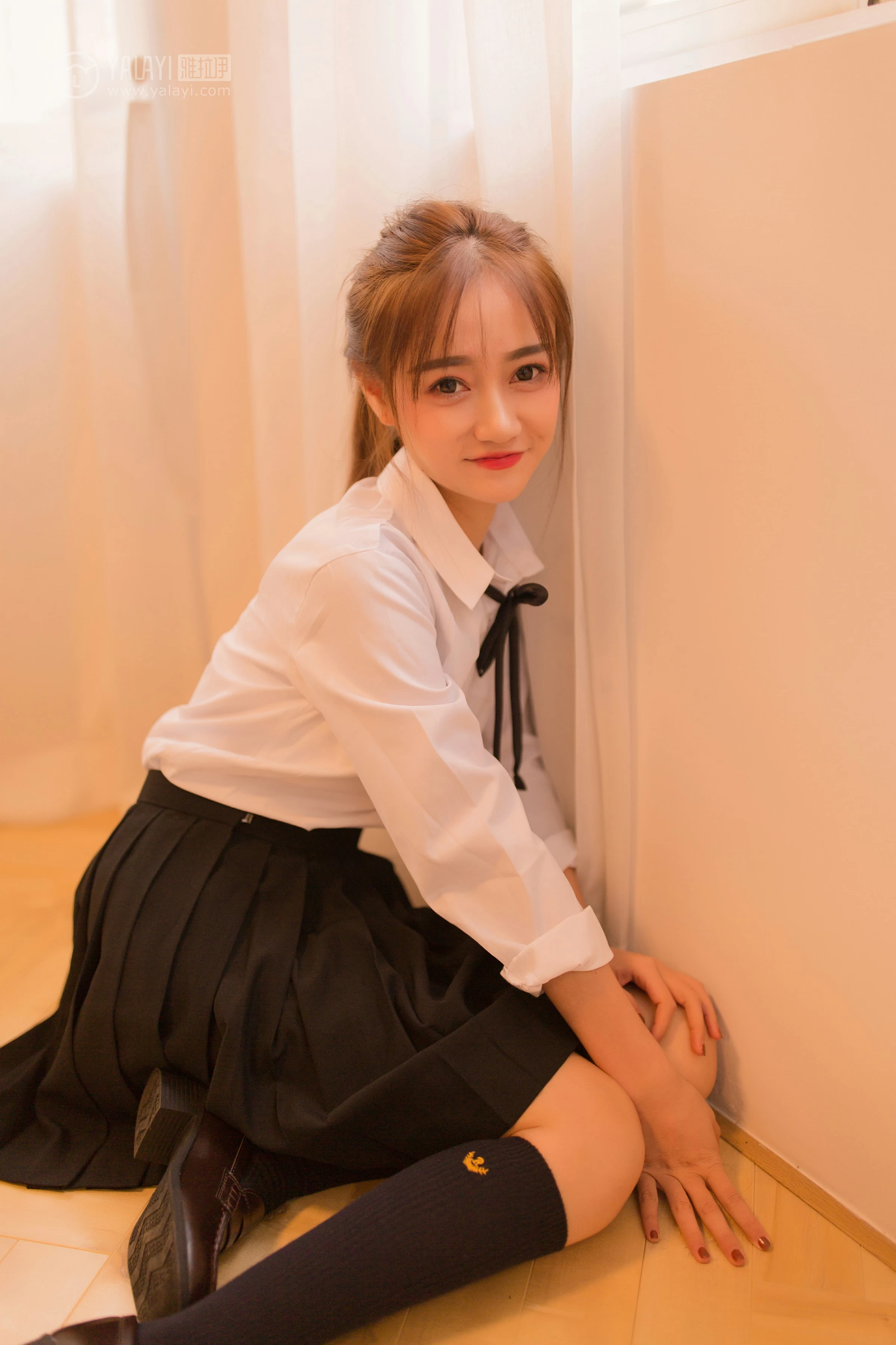 [YALAYI雅拉伊]NO.138 粉黛少女 李诗雨 高中女生制服与短裙加白色内衣性感私房写真集第8张