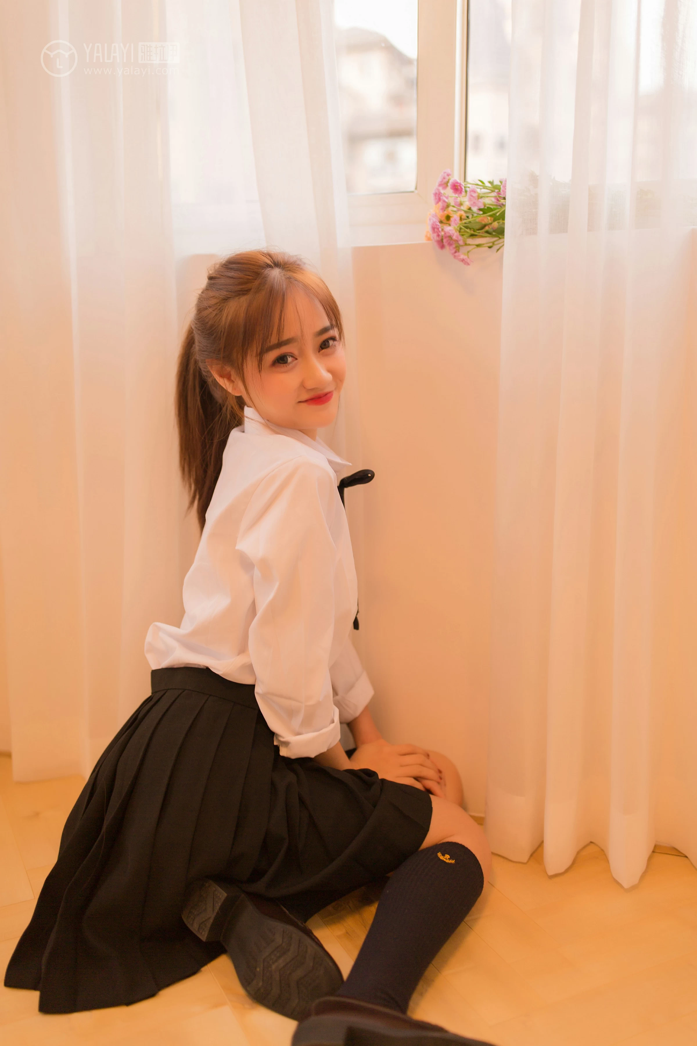 [YALAYI雅拉伊]NO.138 粉黛少女 李诗雨 高中女生制服与短裙加白色内衣性感私房写真集第9张