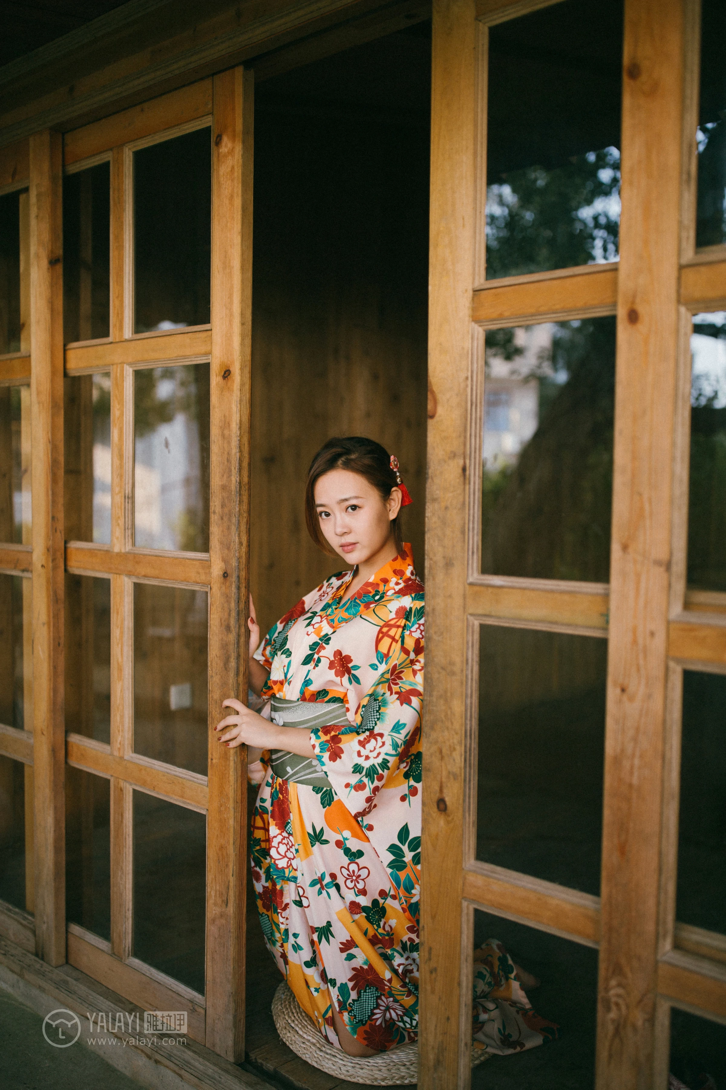 [YALAYI雅拉伊]NO.140 日清和室 张雨青 碎花和服性感私房写真集第13张