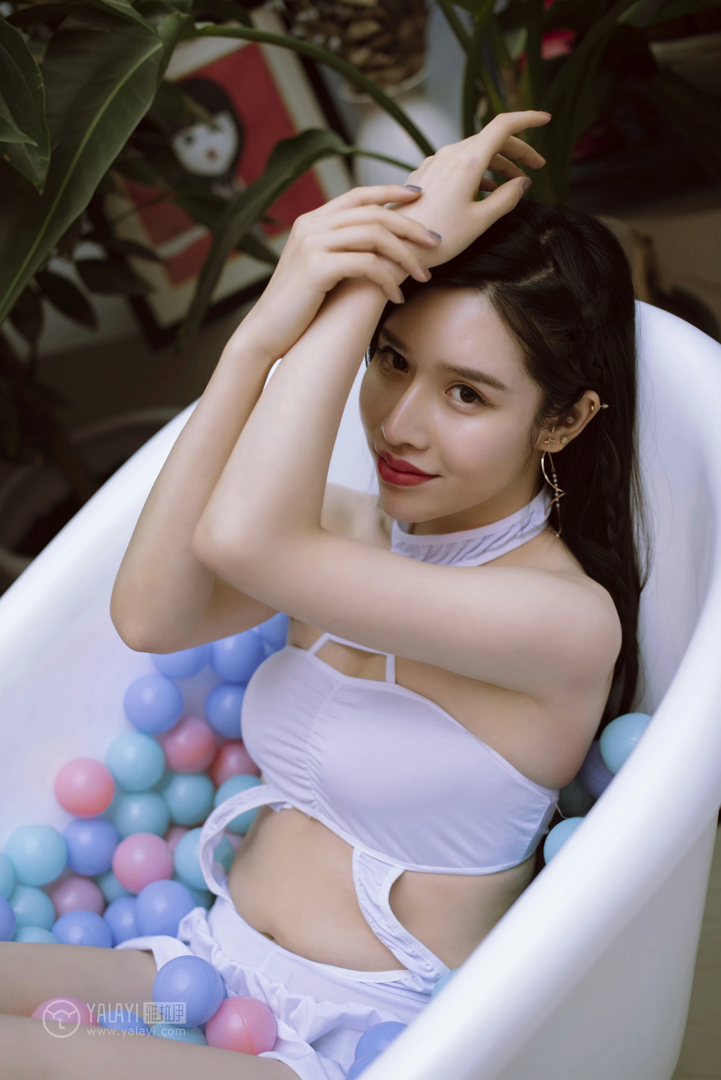 [YALAYI雅拉伊]NO.141 性感护士姐姐 颖莹 白色透视情趣制服内衣私房写真集第4张