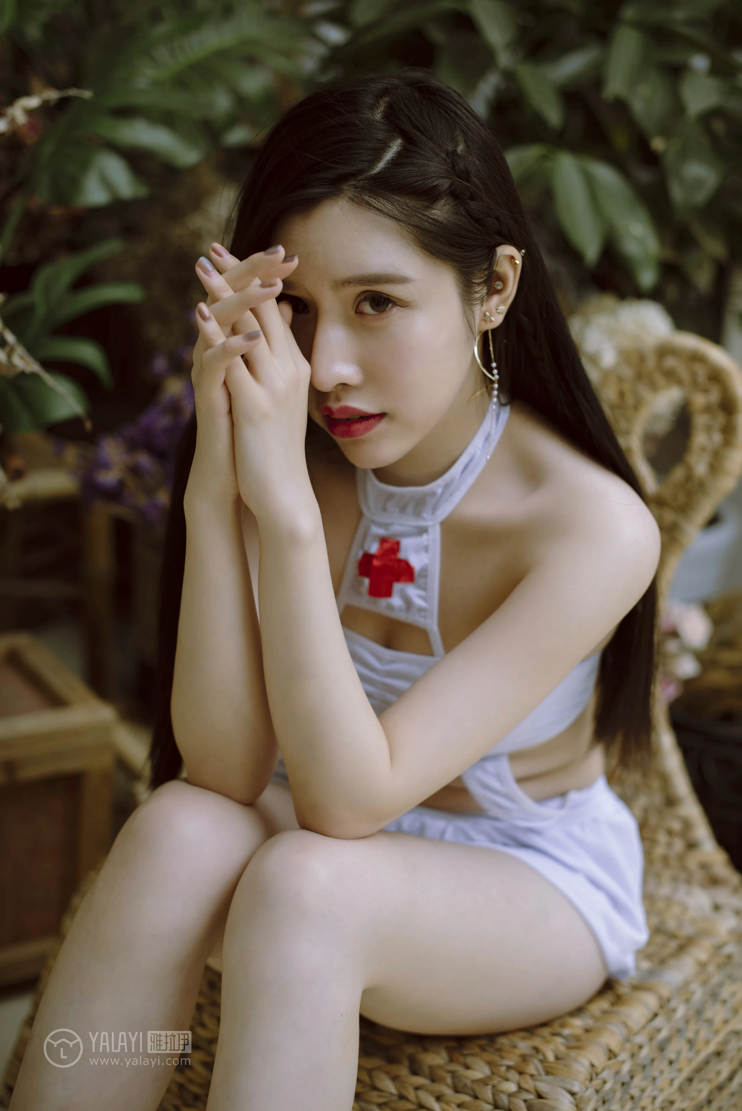 [YALAYI雅拉伊]NO.141 性感护士姐姐 颖莹 白色透视情趣制服内衣私房写真集第16张