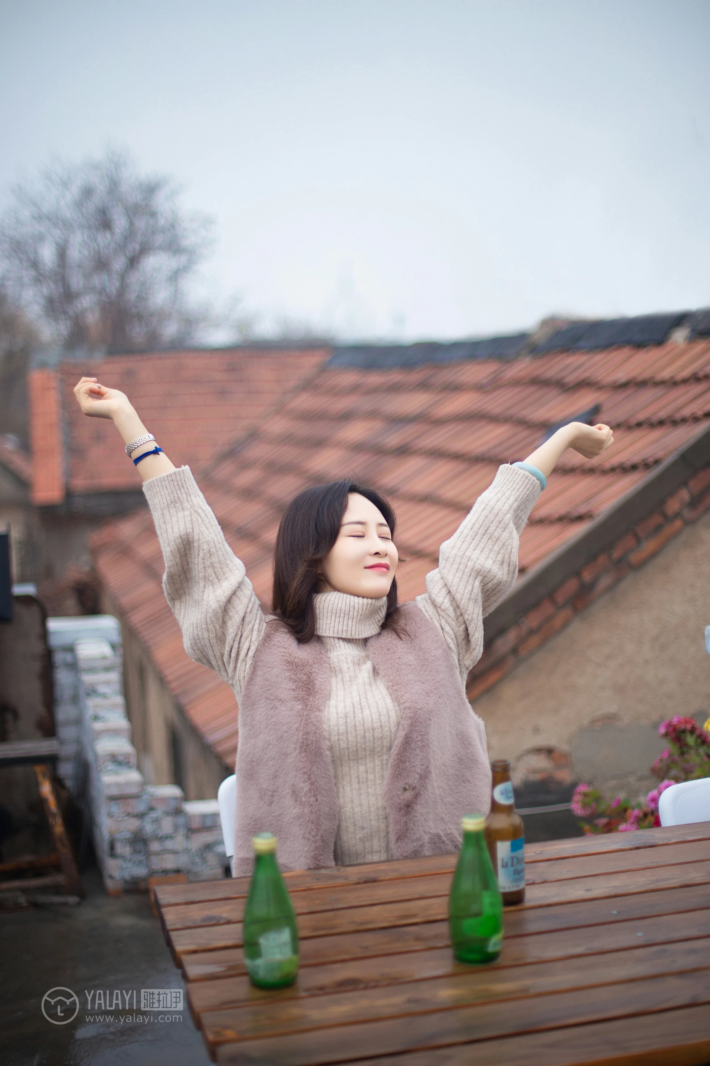 [YALAYI雅拉伊]NO.151 旅行日记 毛毛 米色毛衣加休闲长裤私房写真集第11张