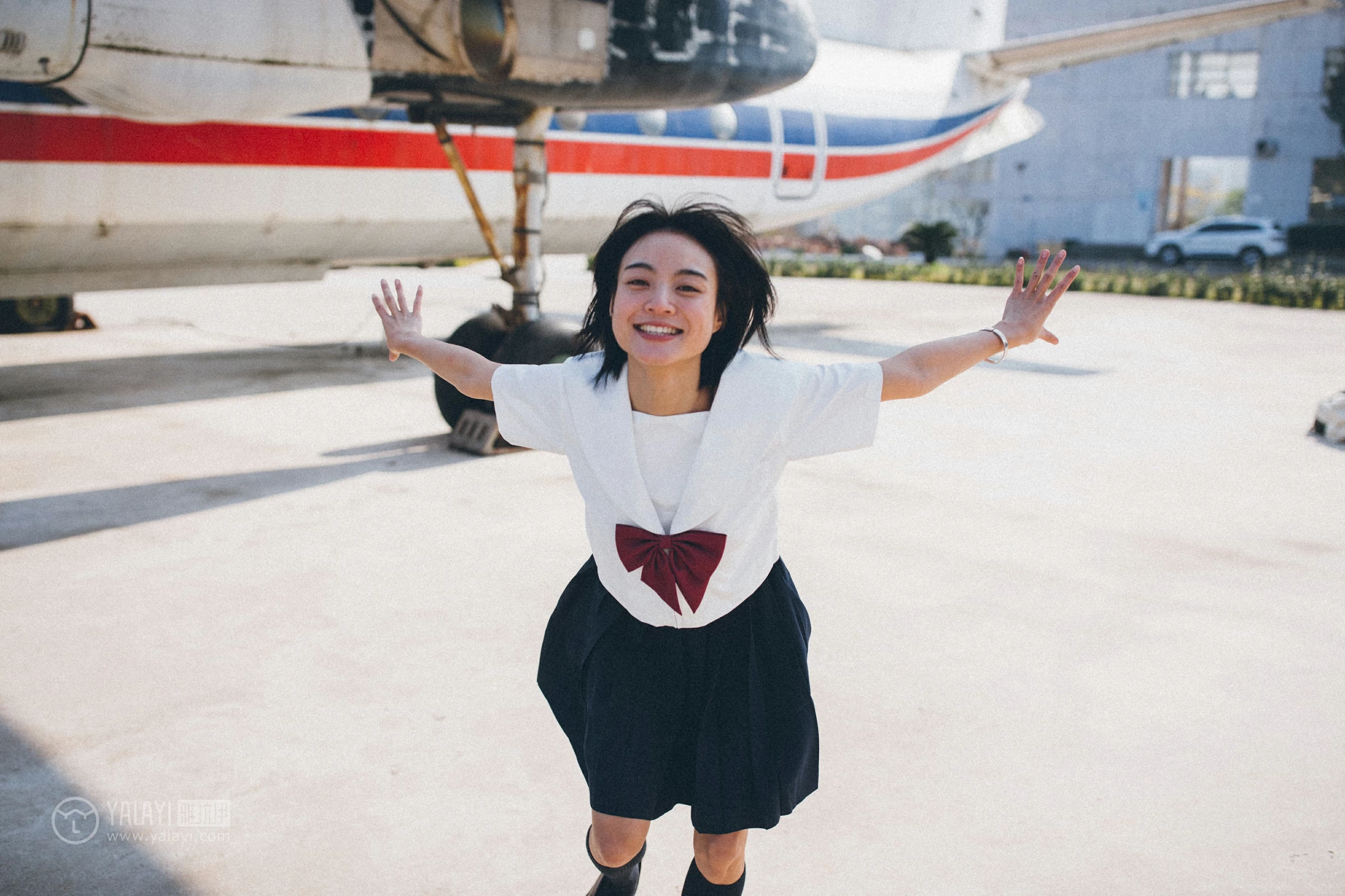 [YALAYI雅拉伊]NO.156 带我走带我飞 米粒米粒 高中女生制服与短裙私房写真集第10张