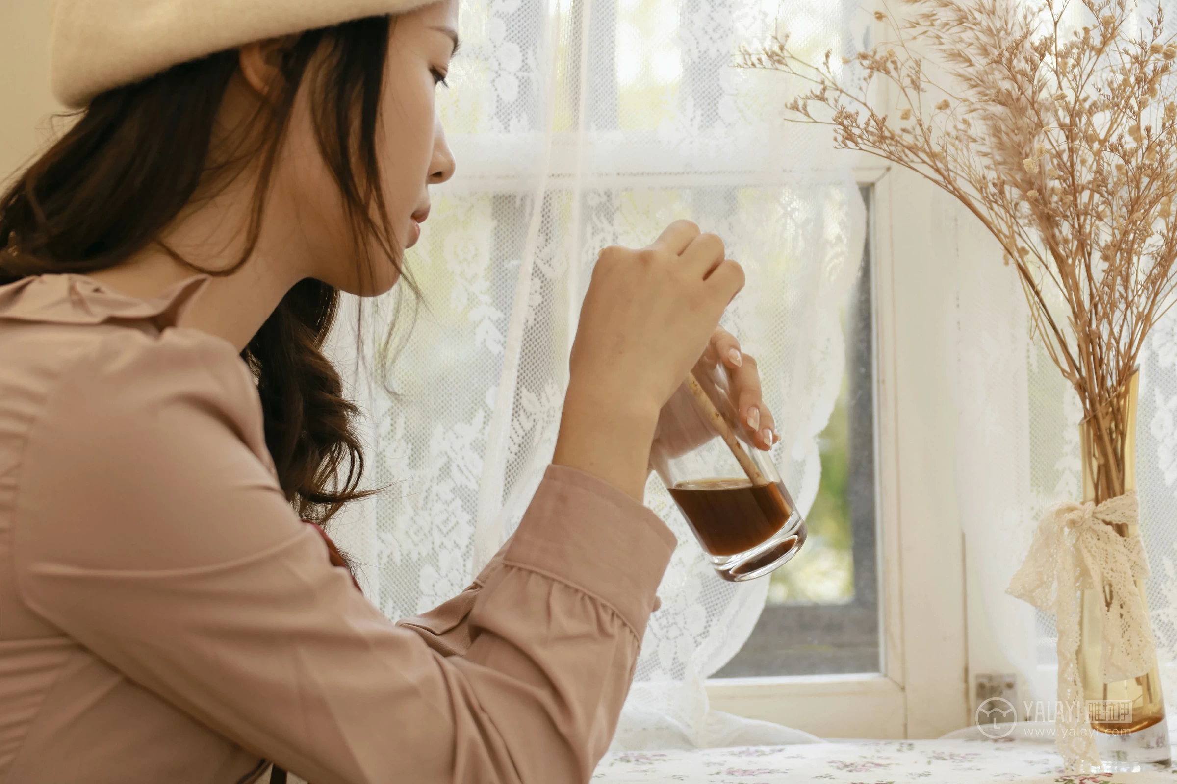 [YALAYI雅拉伊]NO.158 独白 卡柔 粉色连衣裙清纯可爱私房写真集第8张