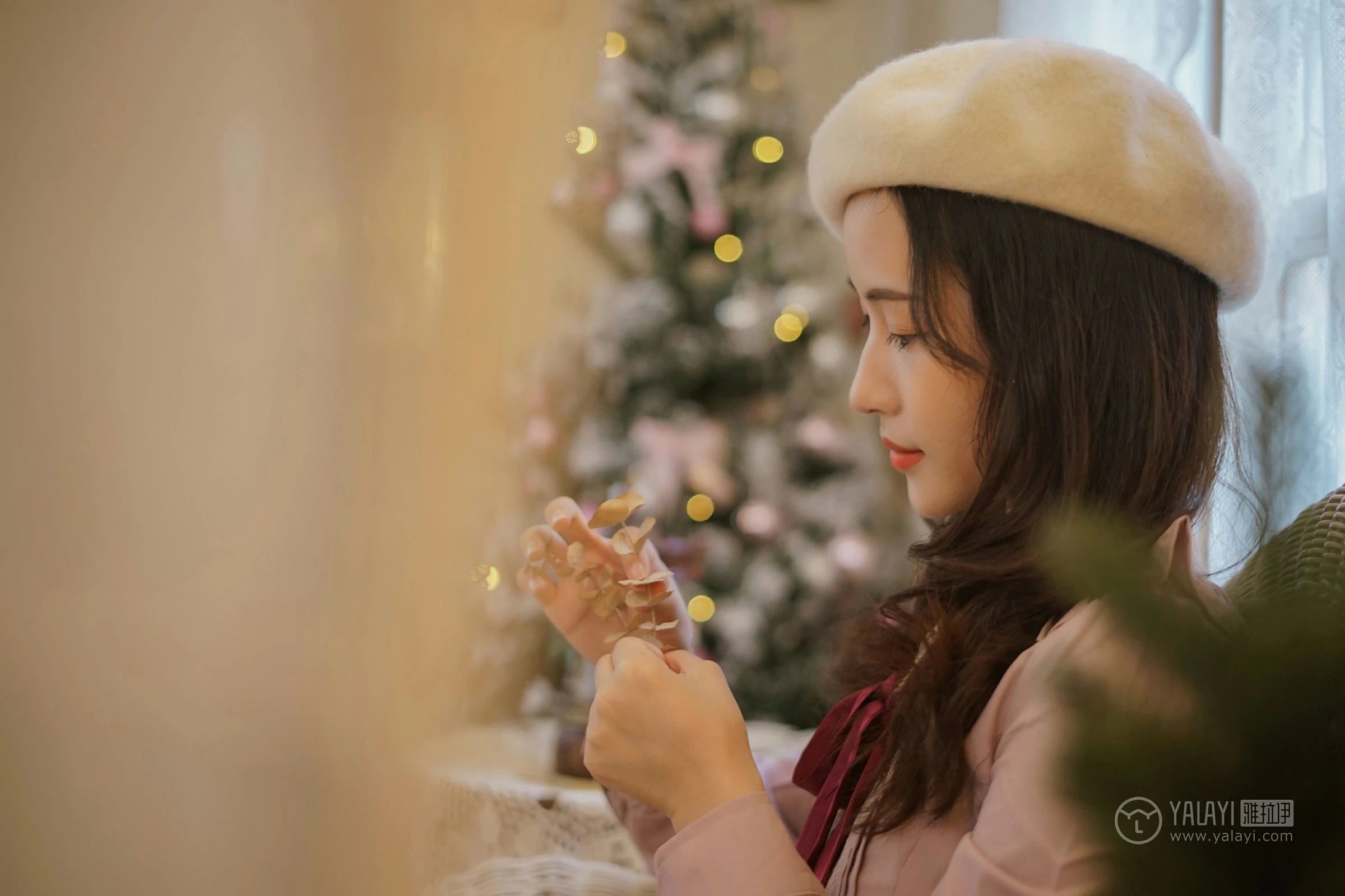 [YALAYI雅拉伊]NO.158 独白 卡柔 粉色连衣裙清纯可爱私房写真集第13张