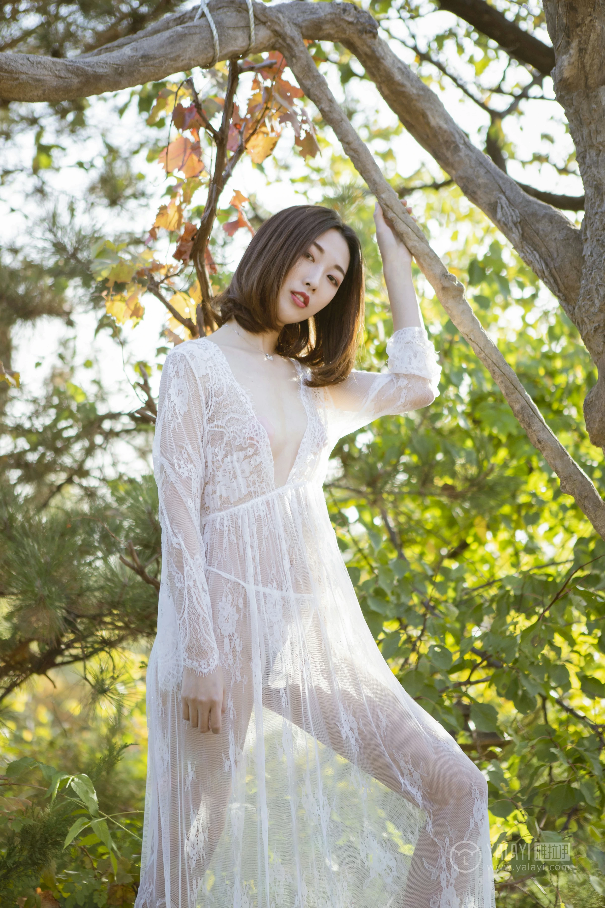 [YALAYI雅拉伊]NO.161 隐隐的柔情 佳佳 白色透视镂空连衣裙性感私房写真集第5张