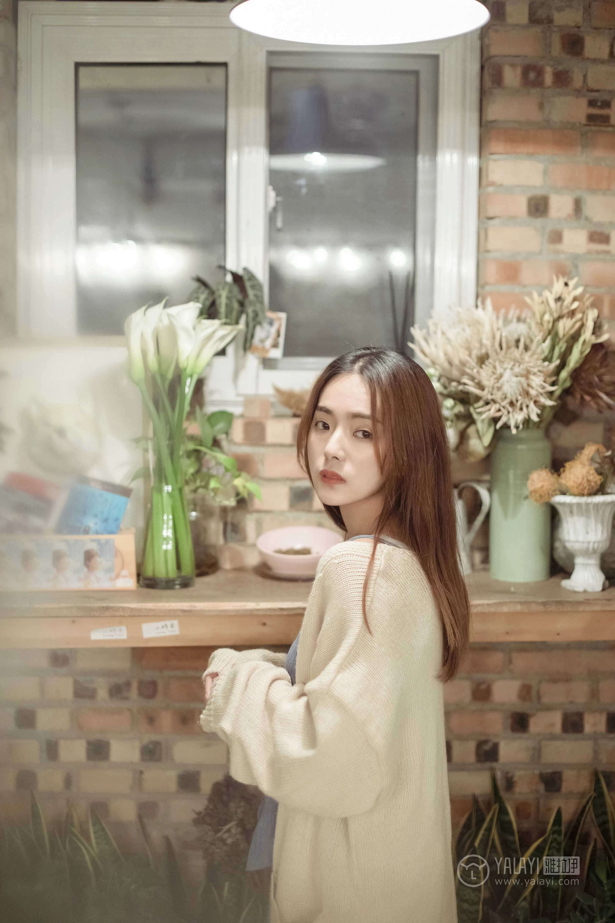 [YALAYI雅拉伊]No.175 不如和我虚度时光 白日梦 米色外套加灰色吊带连衣裙性感私房写真集第6张