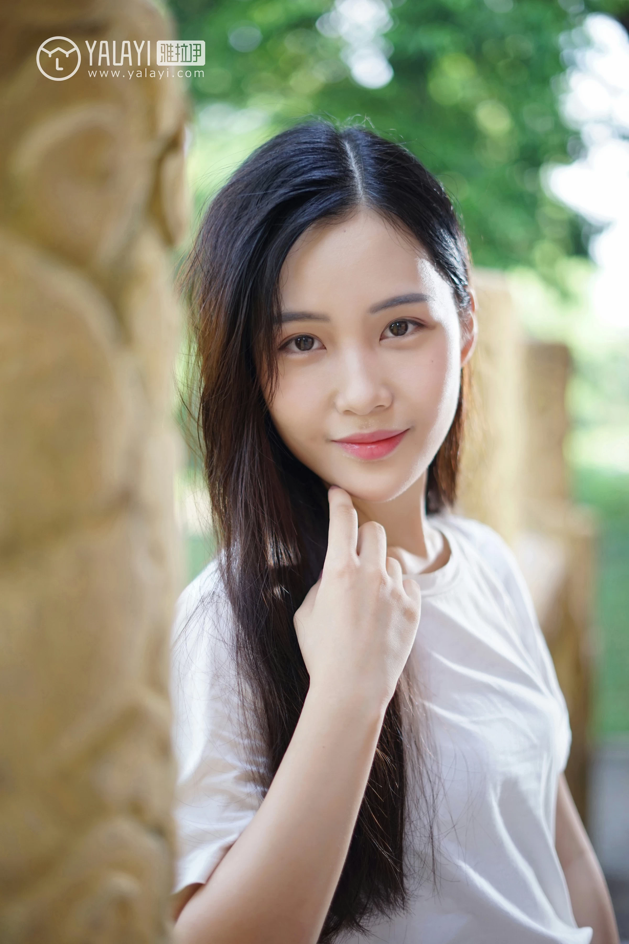 [YALAYI雅拉伊]NO.027 校园邂逅 卡柔 白色短袖加灰色短裙与吊带连衣裙性感私房写真集第3张