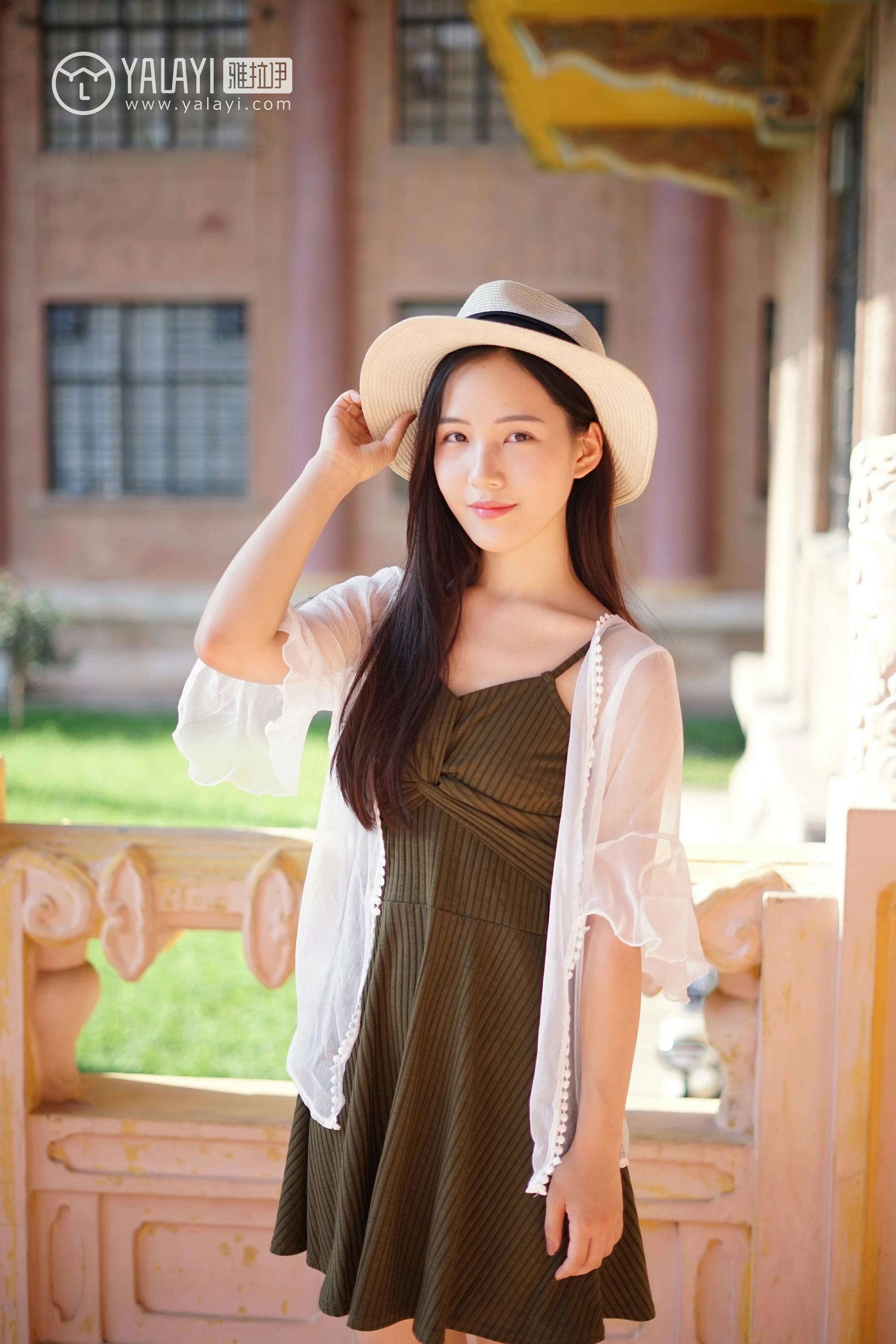 [YALAYI雅拉伊]NO.027 校园邂逅 卡柔 白色短袖加灰色短裙与吊带连衣裙性感私房写真集第10张