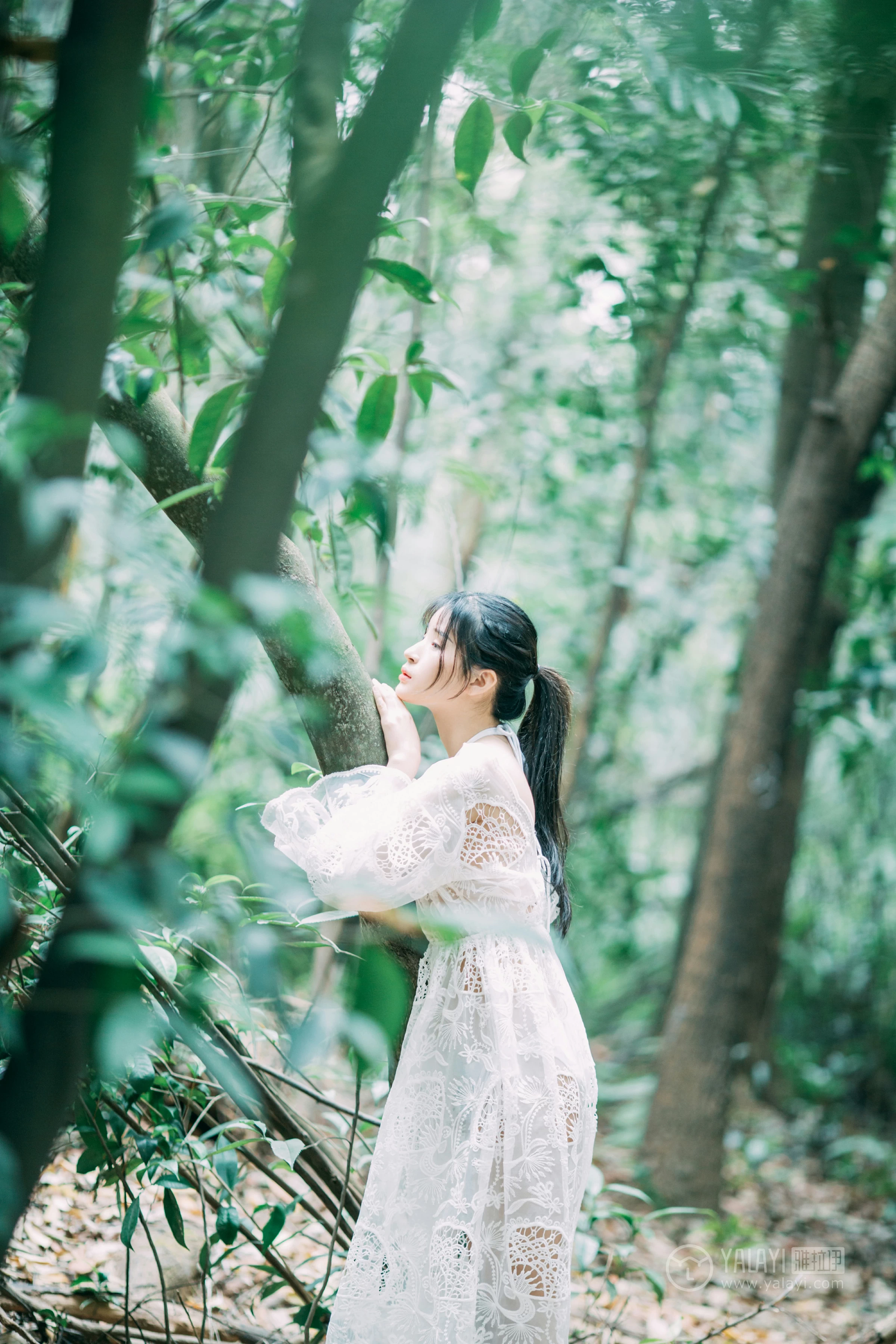 [YALAYI雅拉伊]No.194 仙乐飘飘 阿惜 白色透视镂空连衣裙加白色内衣性感私房写真集第2张
