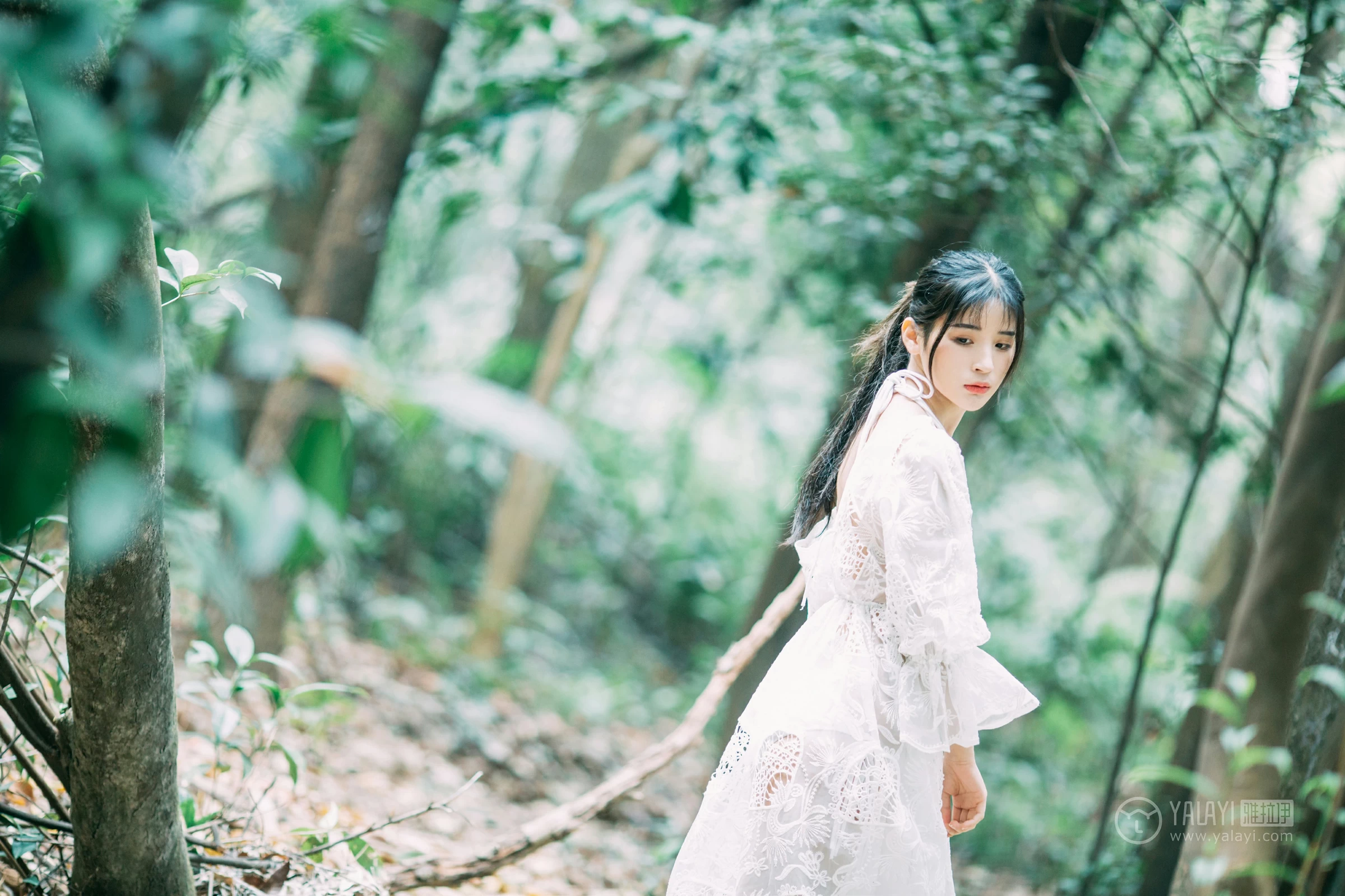 [YALAYI雅拉伊]No.194 仙乐飘飘 阿惜 白色透视镂空连衣裙加白色内衣性感私房写真集第3张