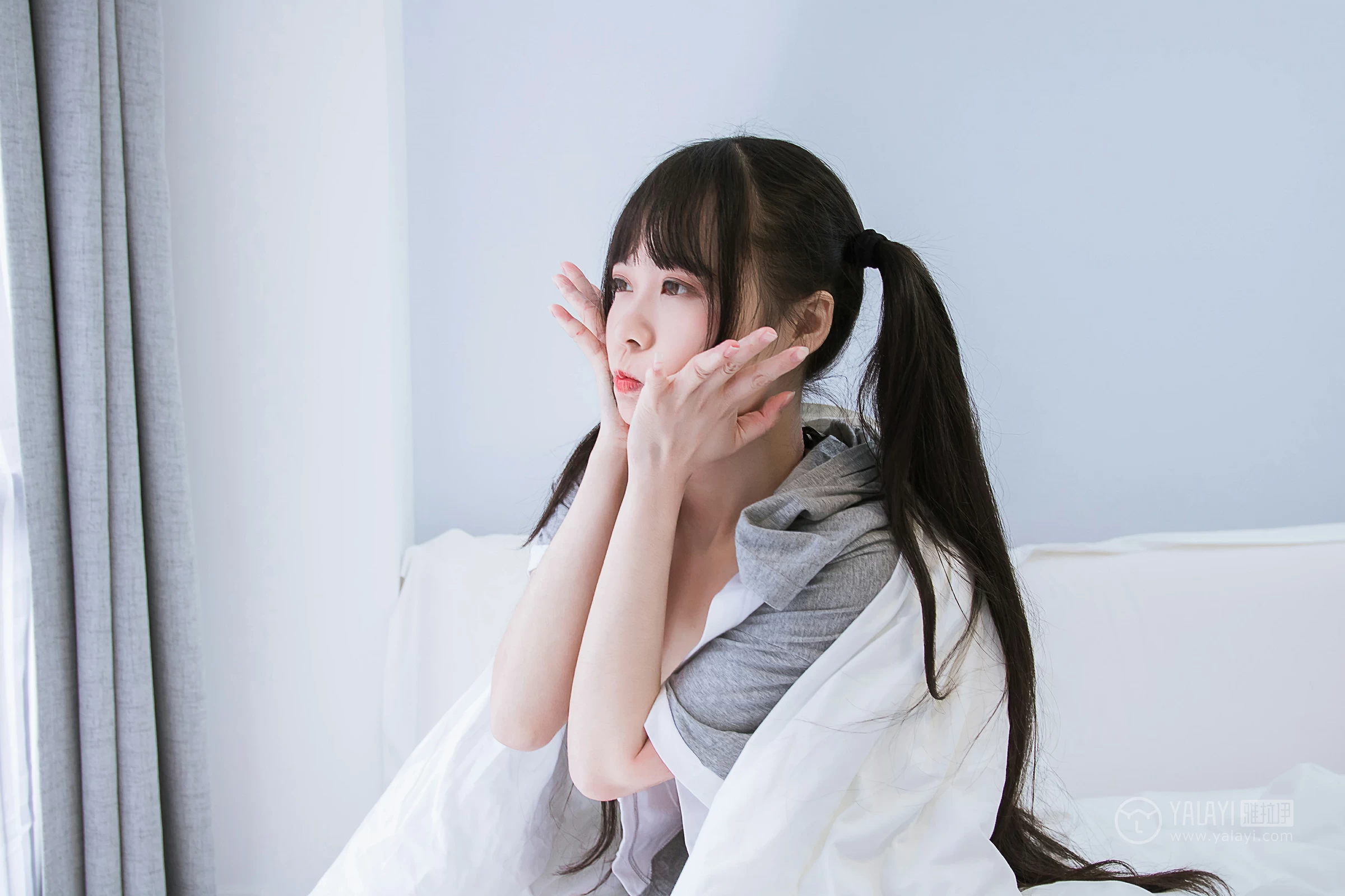 [YALAYI雅拉伊]No.201 龙猫睡衣 小琉 灰色连身睡衣加黑色情趣内衣性感私房写真集第7张