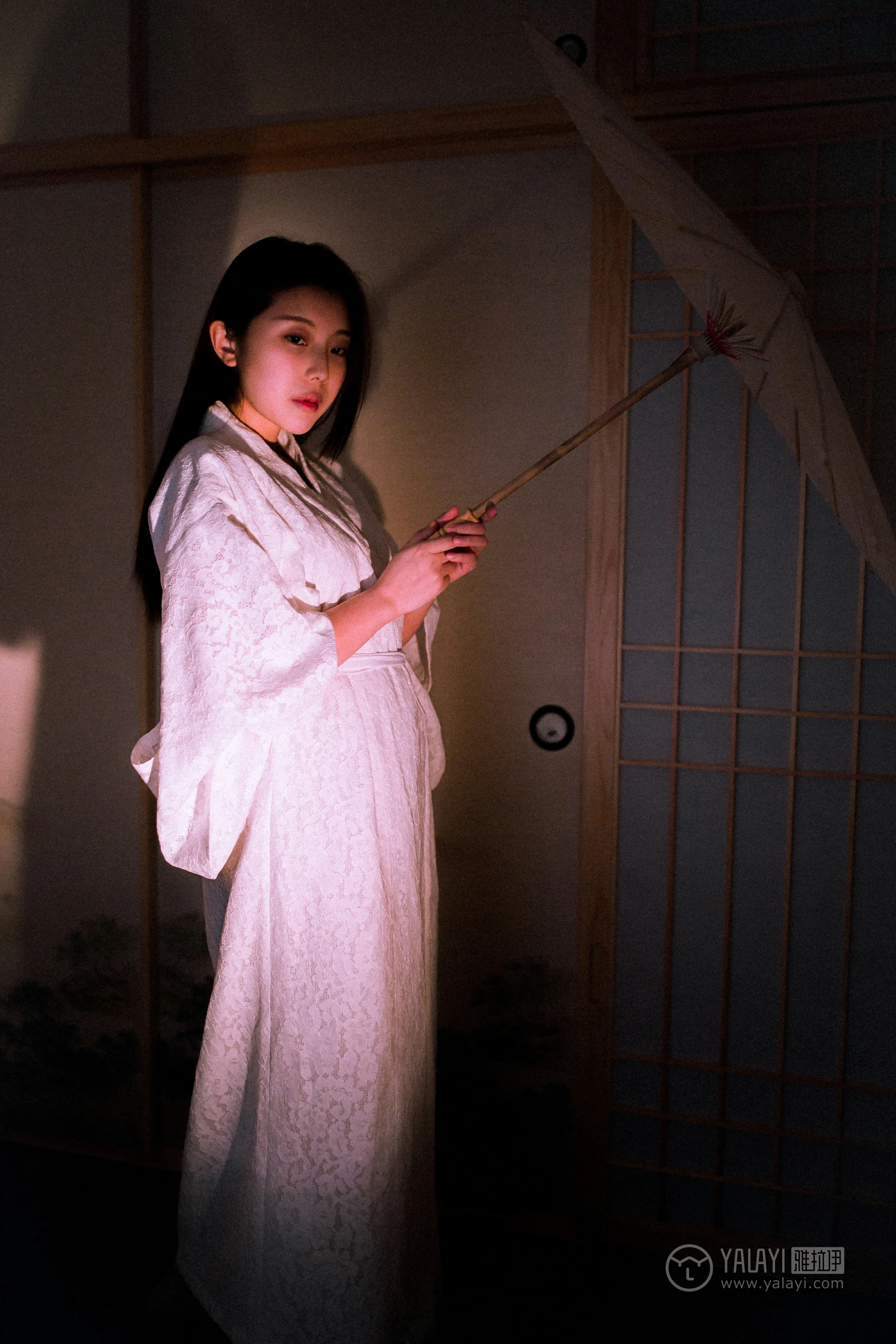 [YALAYI雅拉伊]No.202 夜光 圆圆 白色透视蕾丝镂空睡衣性感私房写真集第6张