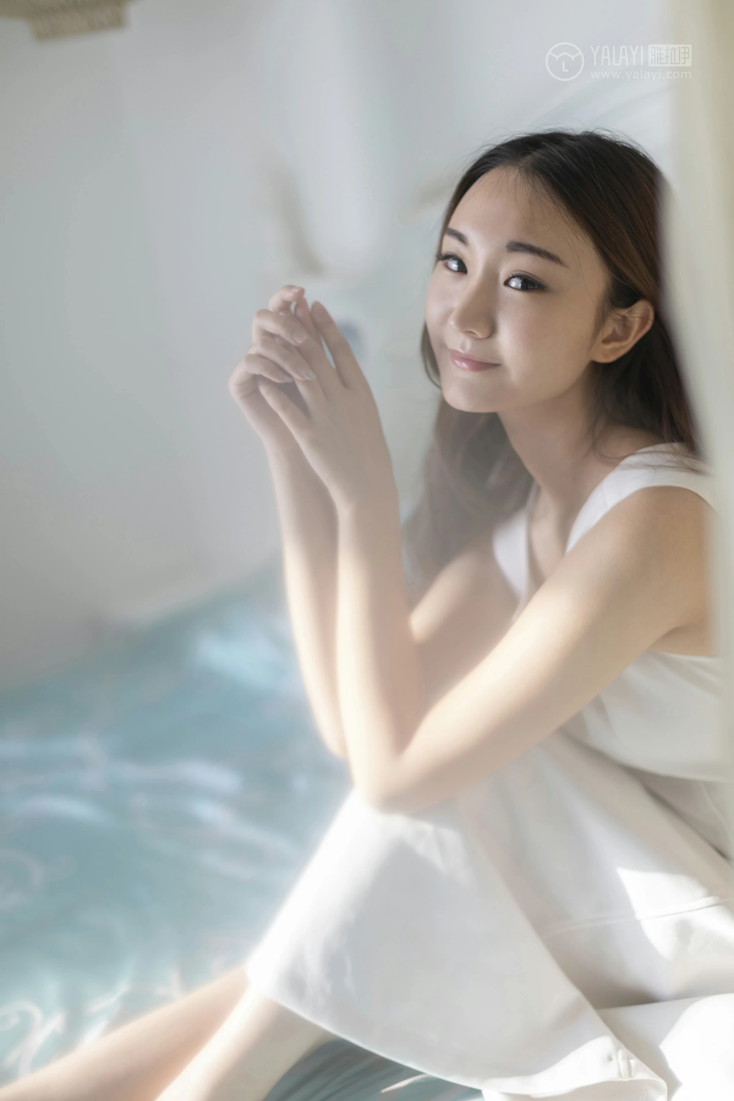 [YALAYI雅拉伊]No.212 白色星期六 丁煊彤 白色连身礼裙性感私房写真集第21张