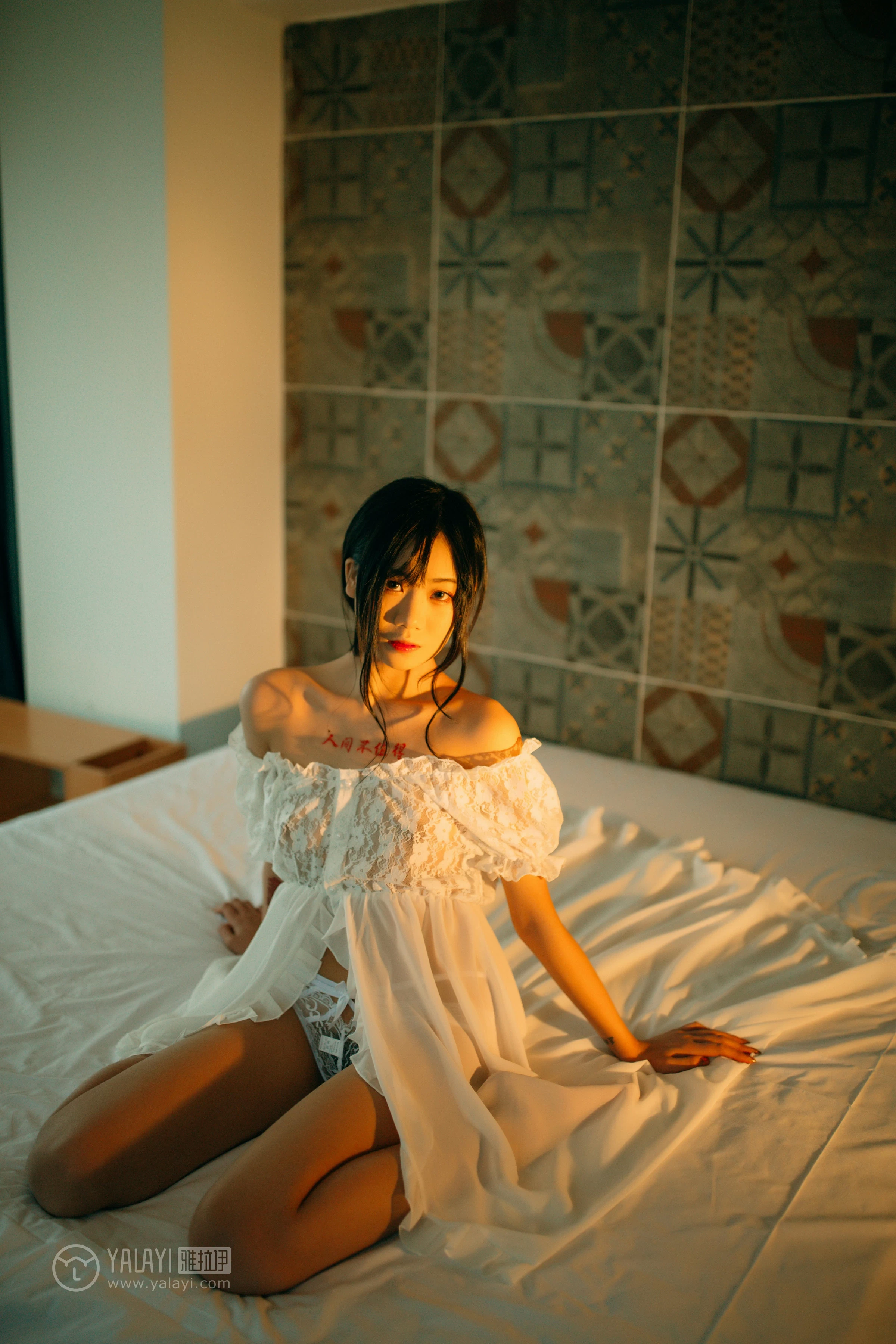 [YALAYI雅拉伊]No.213 空床 赵舒儿 黑色透视情趣睡衣裙性感私房写真集第2张