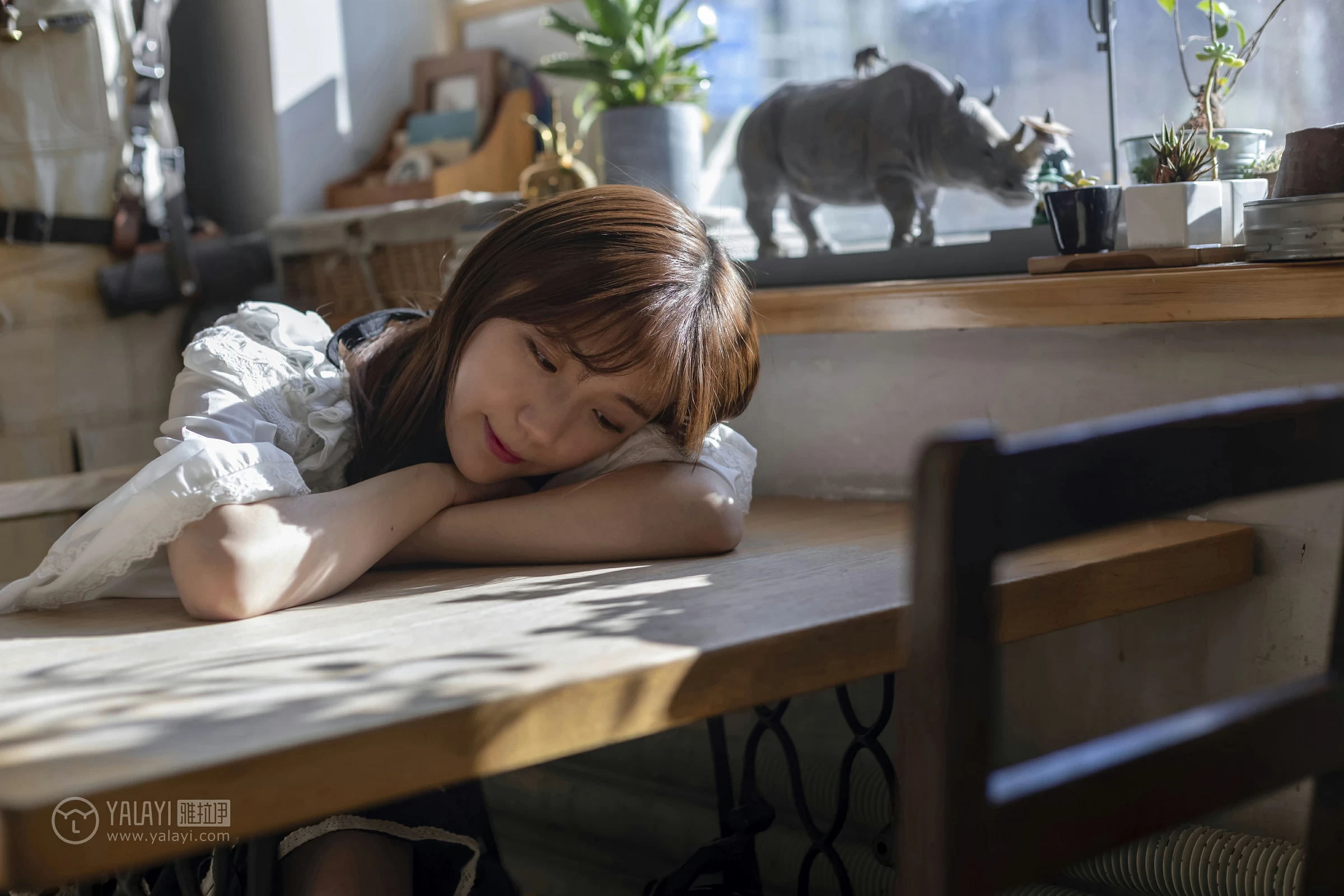 [YALAYI雅拉伊]No.219 半糖洛丽塔 刘开心 情趣公主制服连衣裙性感私房写真集第3张