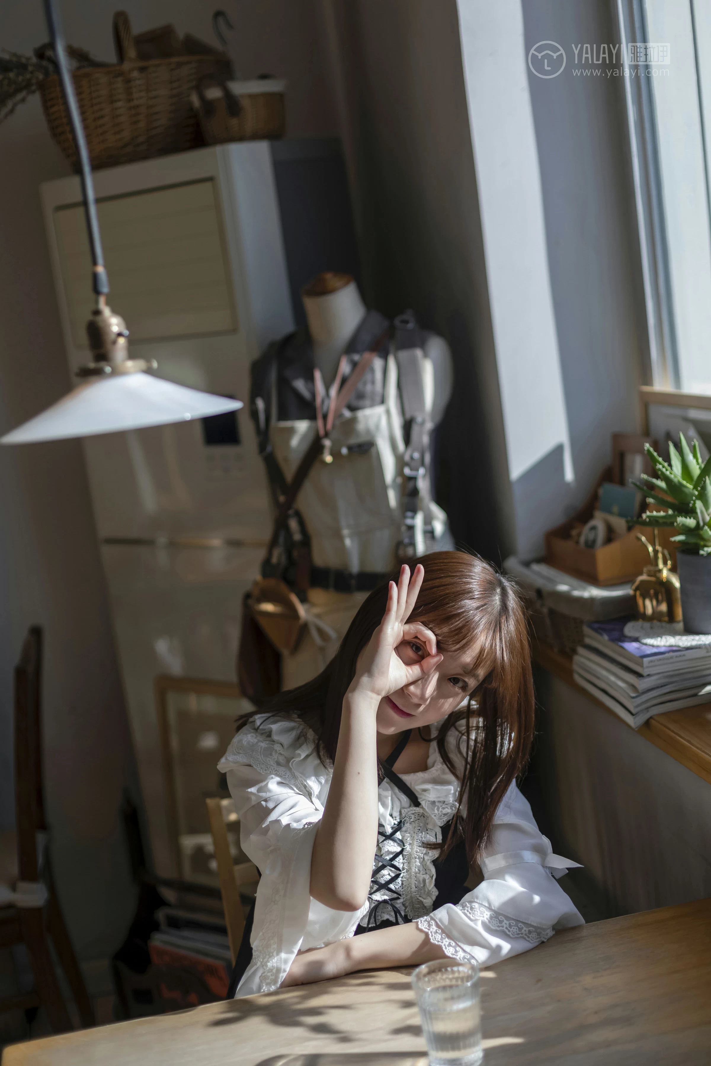 [YALAYI雅拉伊]No.219 半糖洛丽塔 刘开心 情趣公主制服连衣裙性感私房写真集第6张