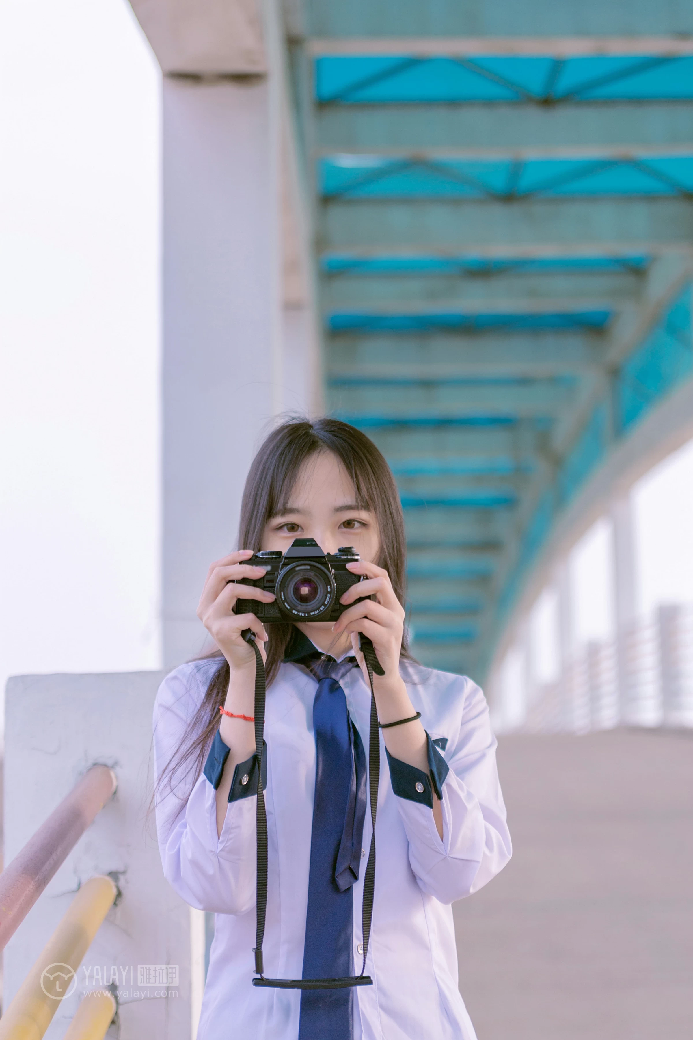 [YALAYI雅拉伊]No.229 小清新 文慧慧 日本高中女生制服与短裙加黑色丝袜美腿性感私房写真集第2张
