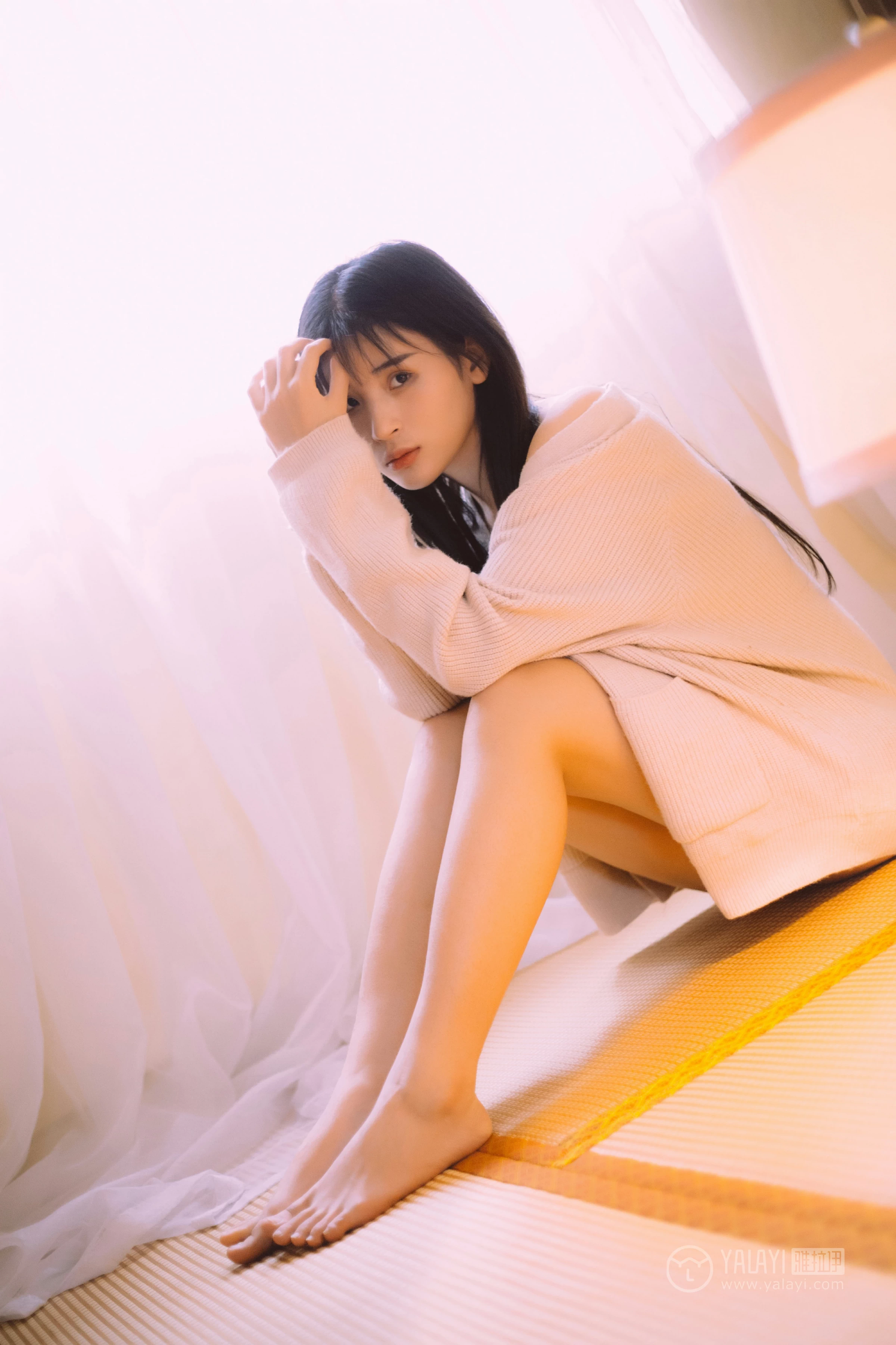 [YALAYI雅拉伊]No.222 如花似玉 阿惜 白色外套加蓝色内衣性感私房写真集第8张