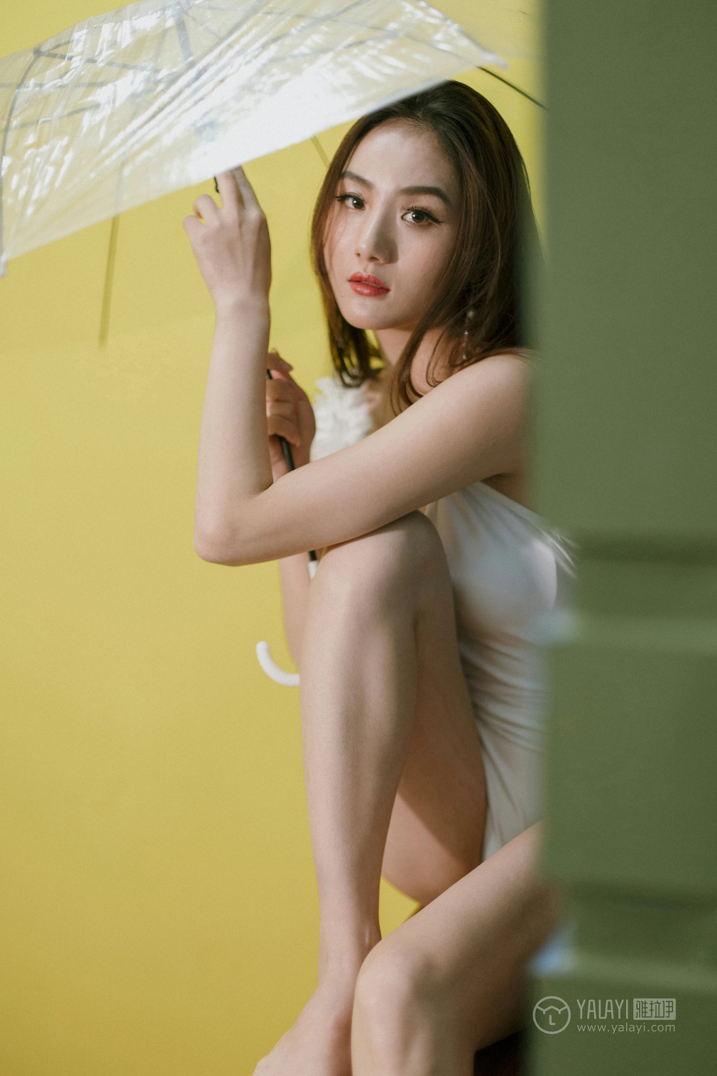 [YALAYI雅拉伊]No.247 独孤 徐雅熙 白色连体比基尼泳装性感私房写真集第8张