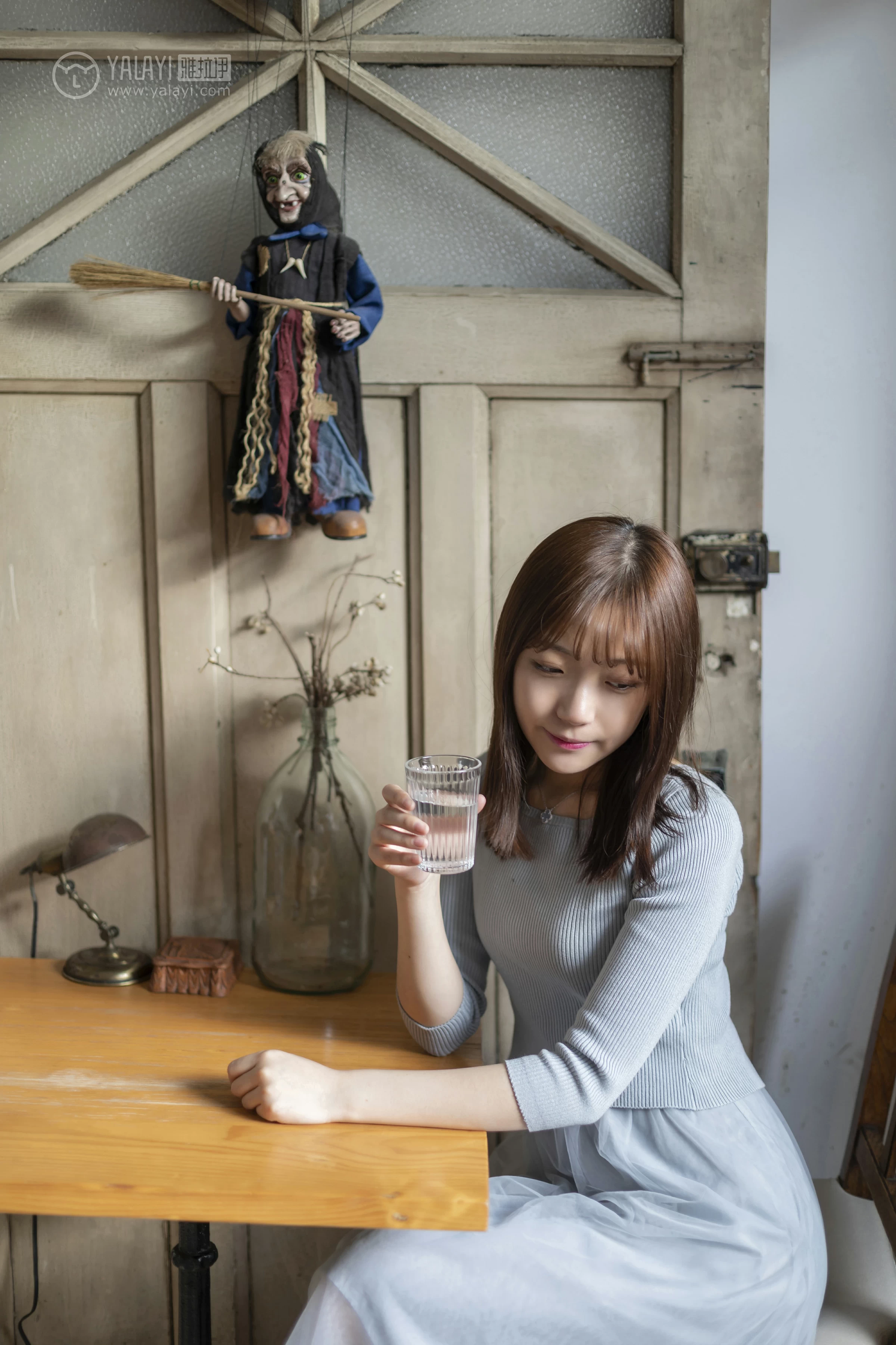 [YALAYI雅拉伊]No.249 看着你玩 刘开心 蓝色上衣加短裙清纯可爱私房写真集第10张