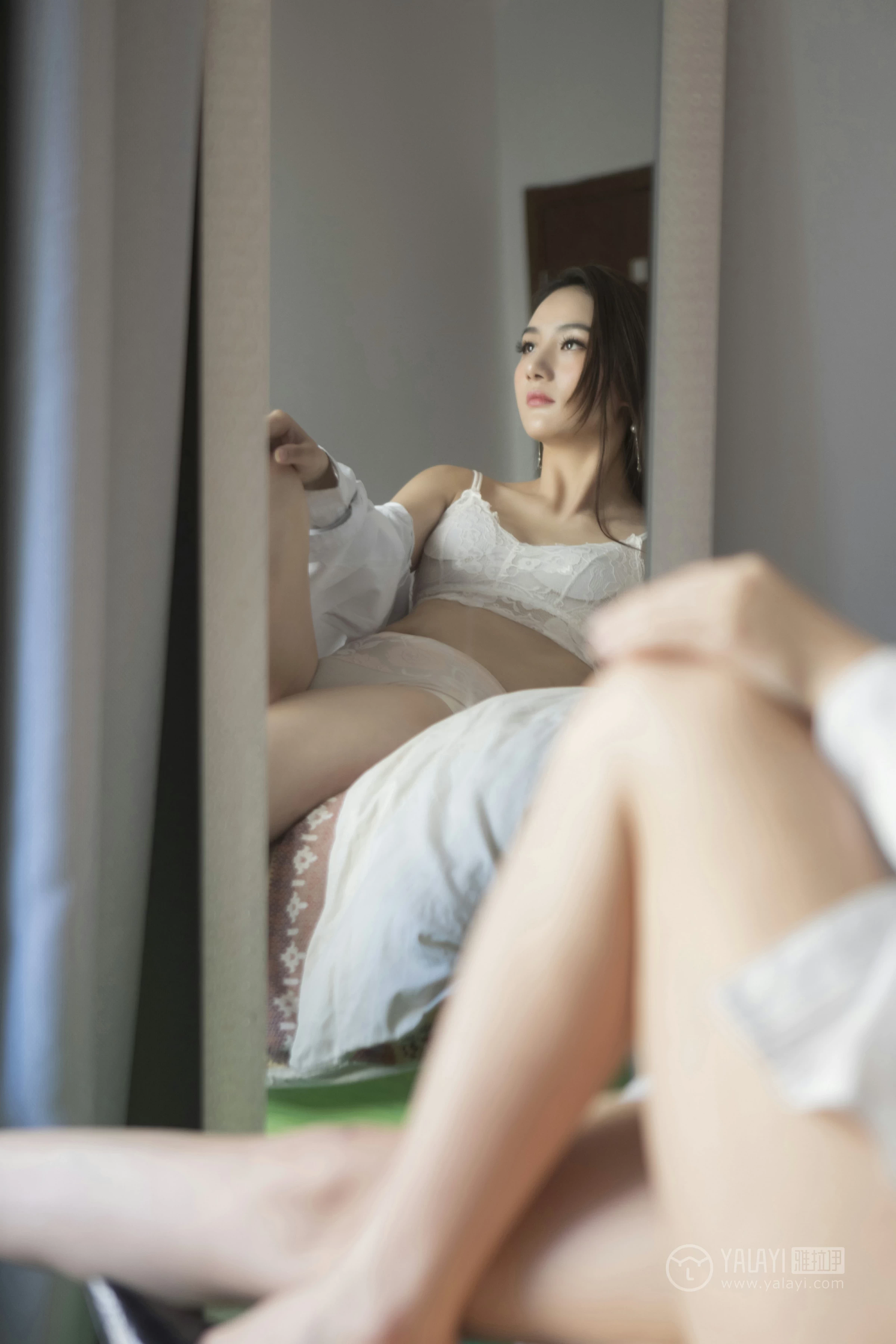 [YALAYI雅拉伊]No.252 白蔷薇 徐雅熙 白色衬衫加白色蕾丝内衣性感私房写真集第6张
