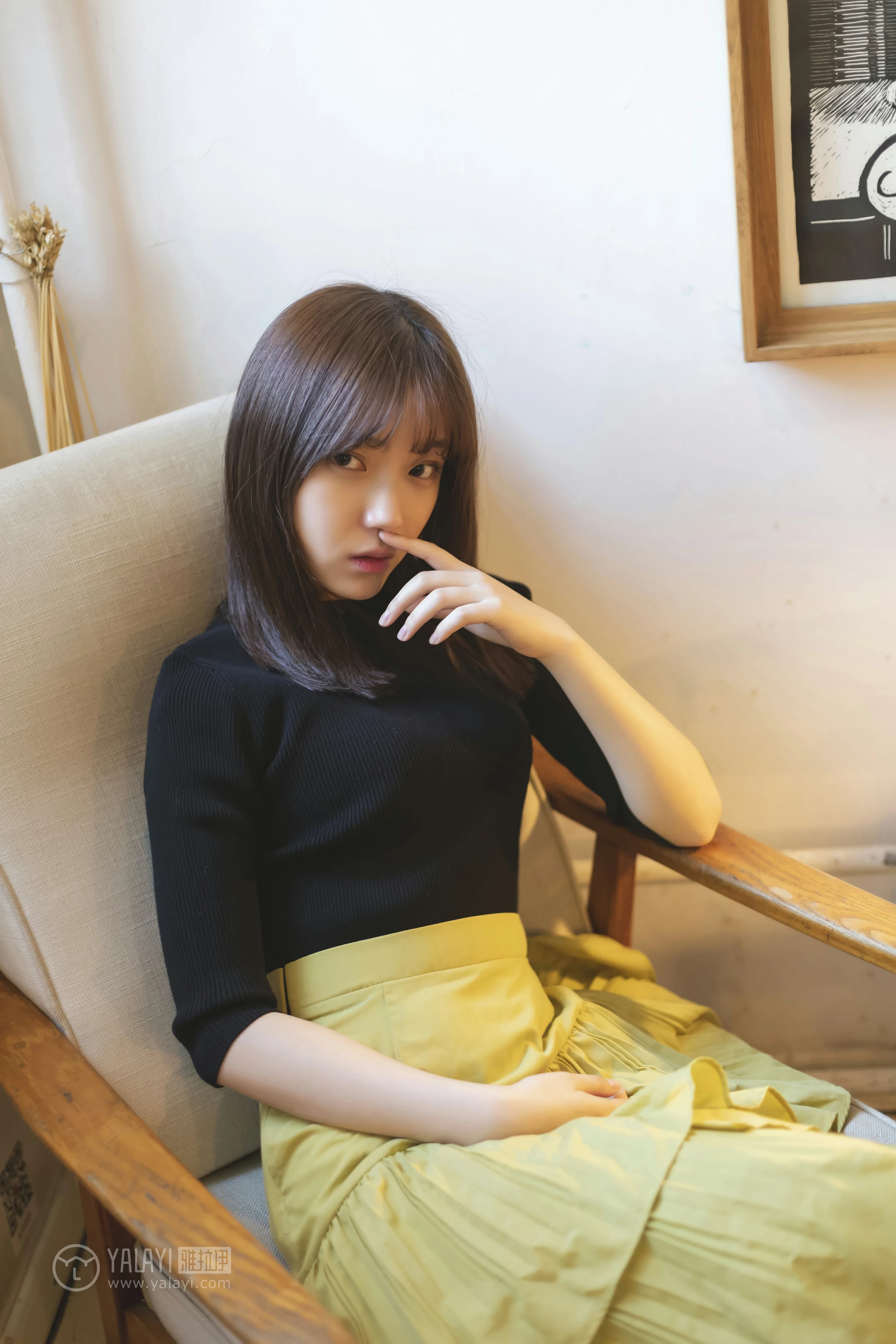 [YALAYI雅拉伊]No.265 旧情 刘开心 黑色紧身上衣加橙色短裙性感私房写真集第8张