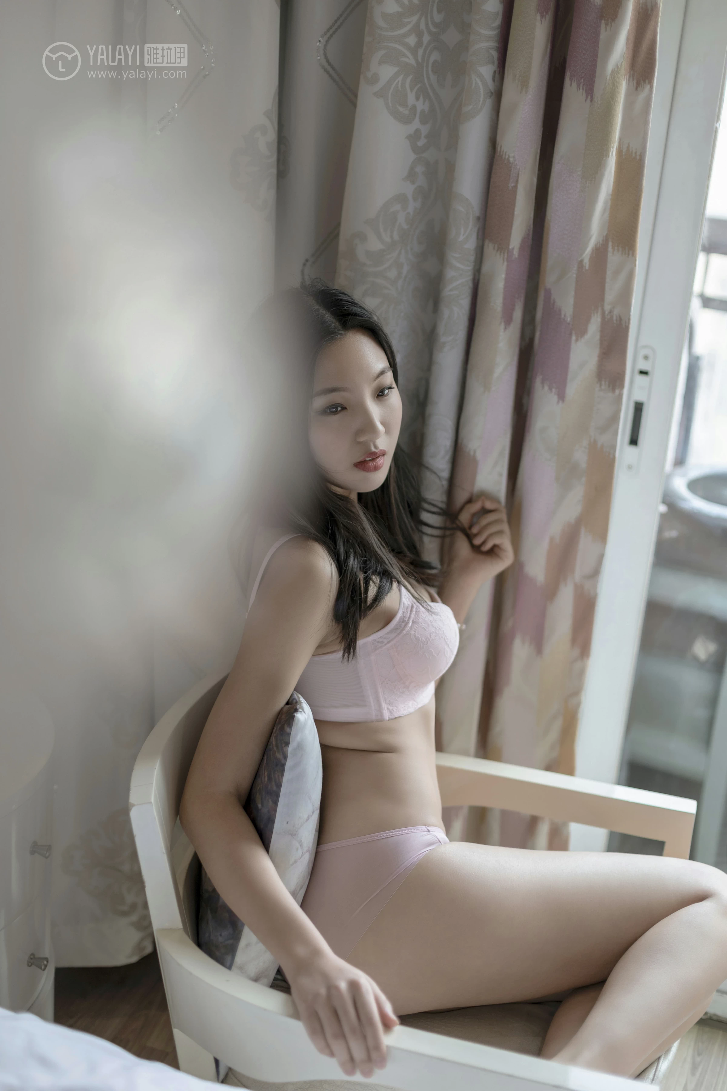 [YALAYI雅拉伊]No.269 如梦亦幻 张萌 粉色蕾丝内衣性感私房写真集第14张