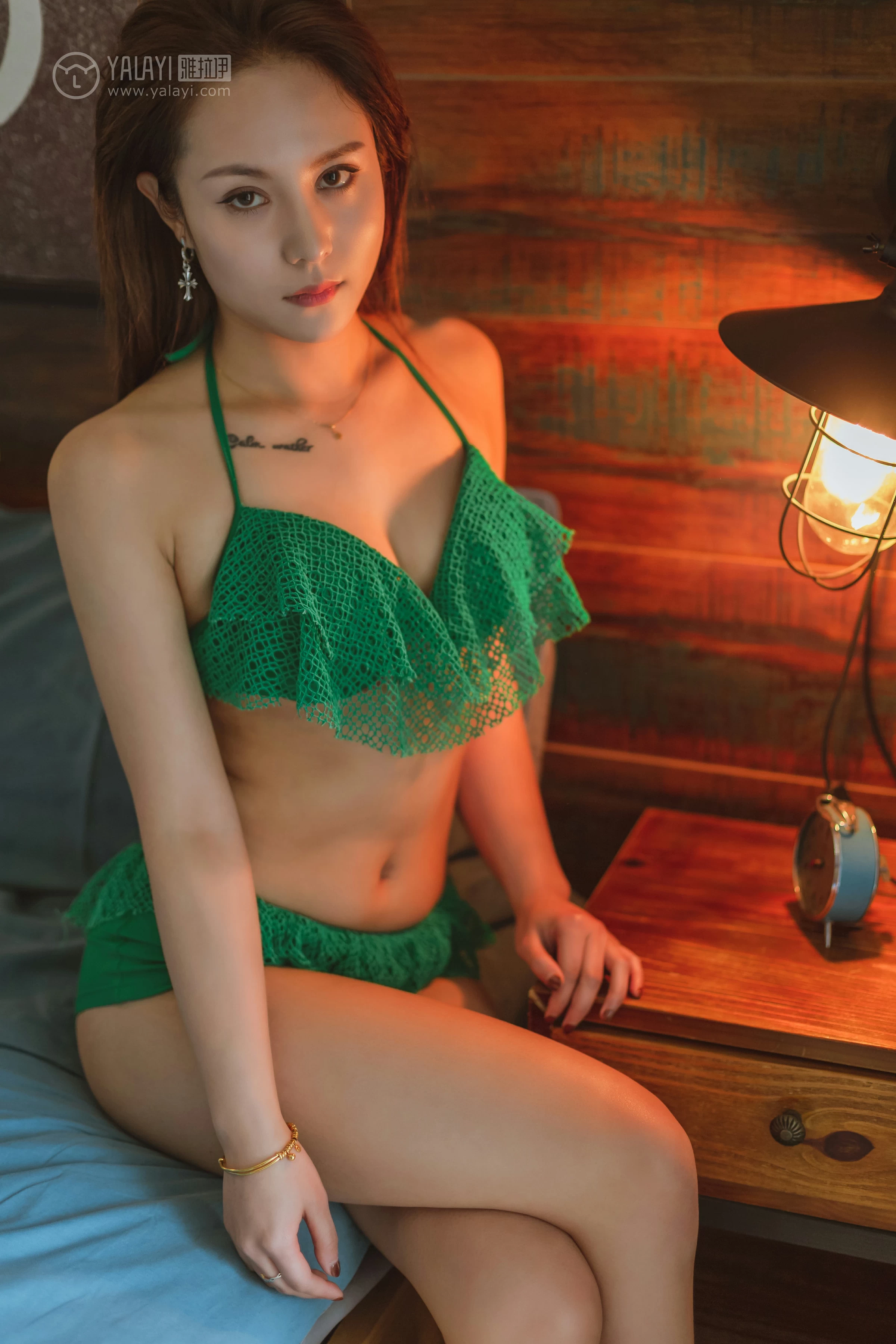 [YALAYI雅拉伊]No.276 80後 雅辛 青色镂空内衣加短裙性感私房写真集第11张