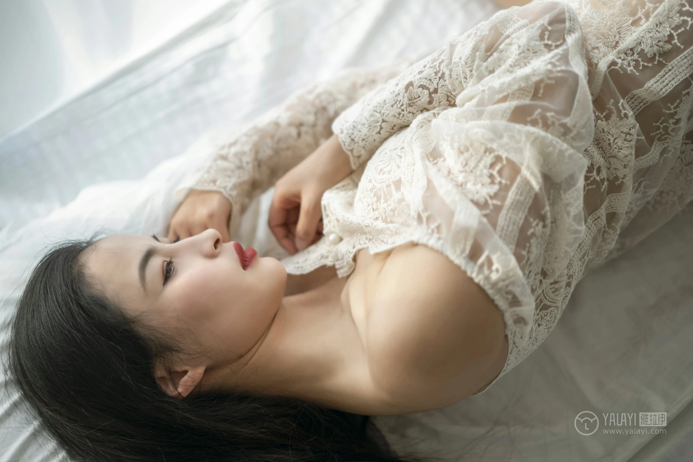 [YALAYI雅拉伊]No.280 盛夏的果实 小竹 情趣透视镂空衬衫加白色内衣性感私房写真集第10张
