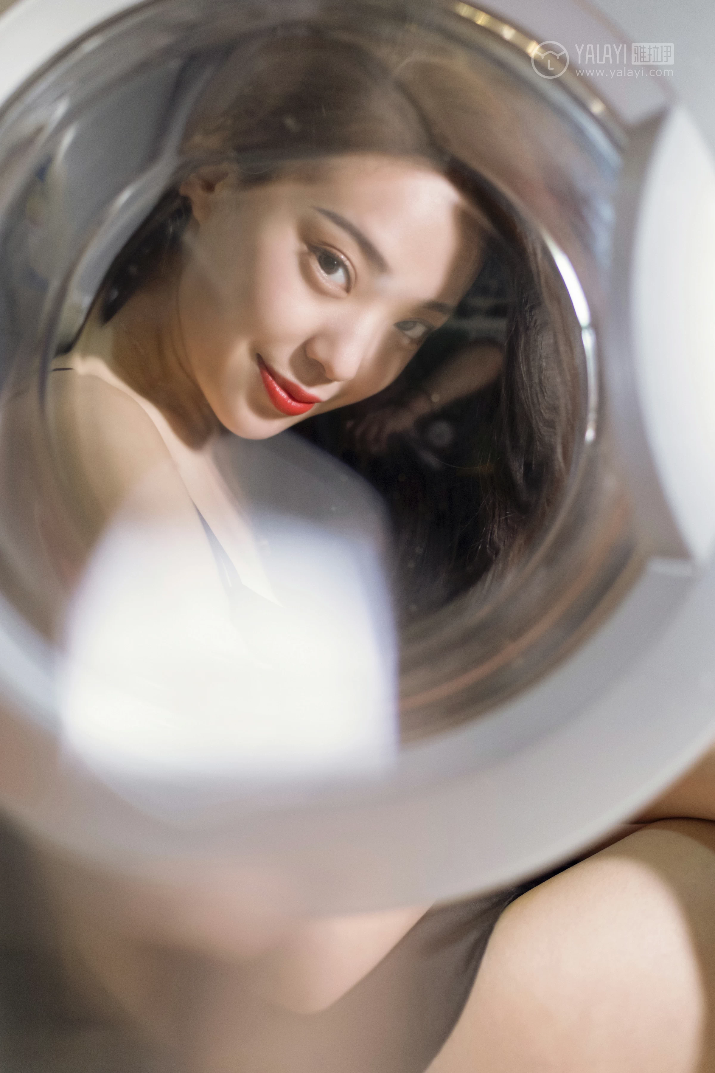 [YALAYI雅拉伊]No.282 双眸点绛唇 楚薇 黑色真丝内衣居家性感私房写真集第10张