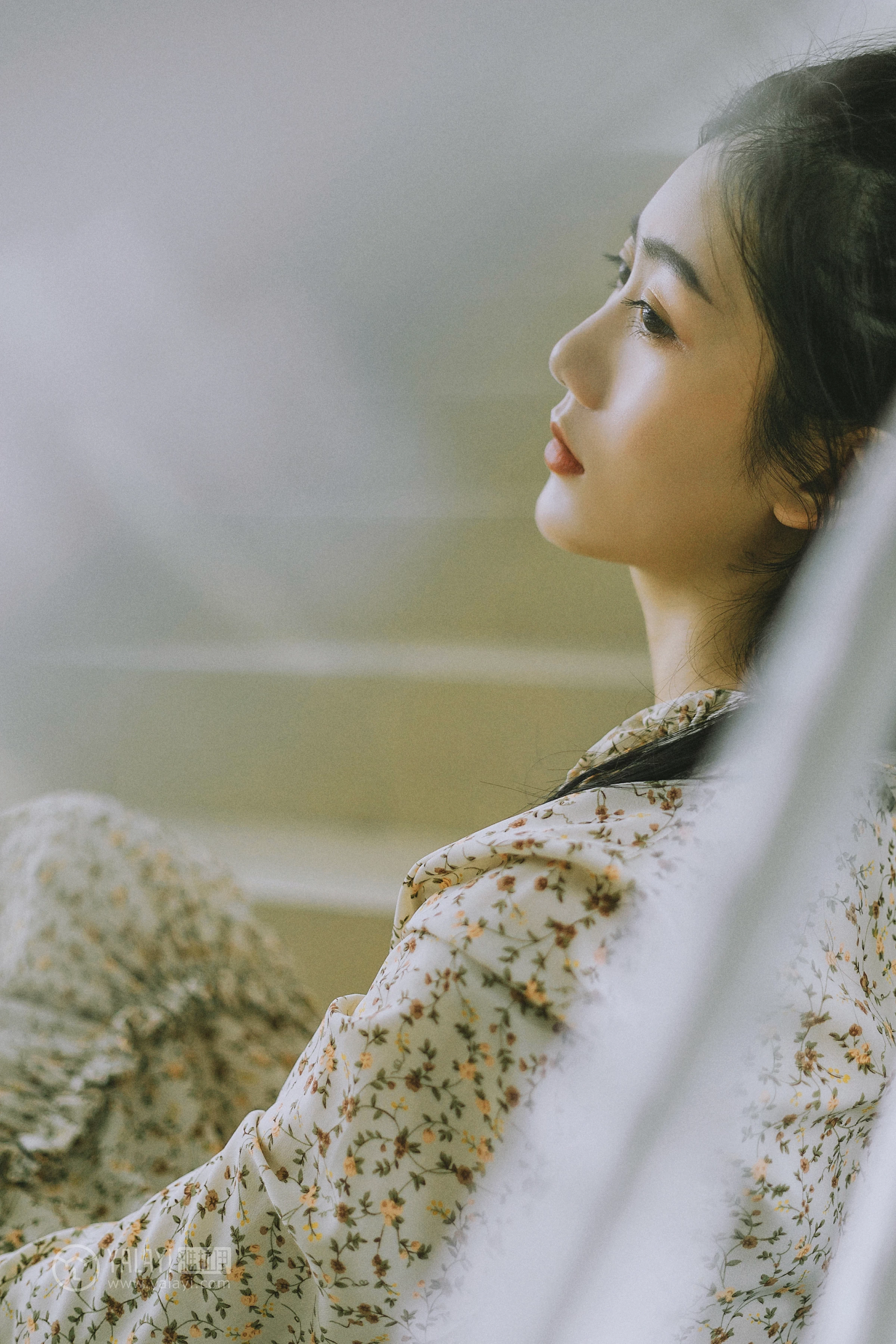 [YALAYI雅拉伊] No.274 芳华 喜儿 蓝色卫衣与白色透视短裙性感私房写真集第6张