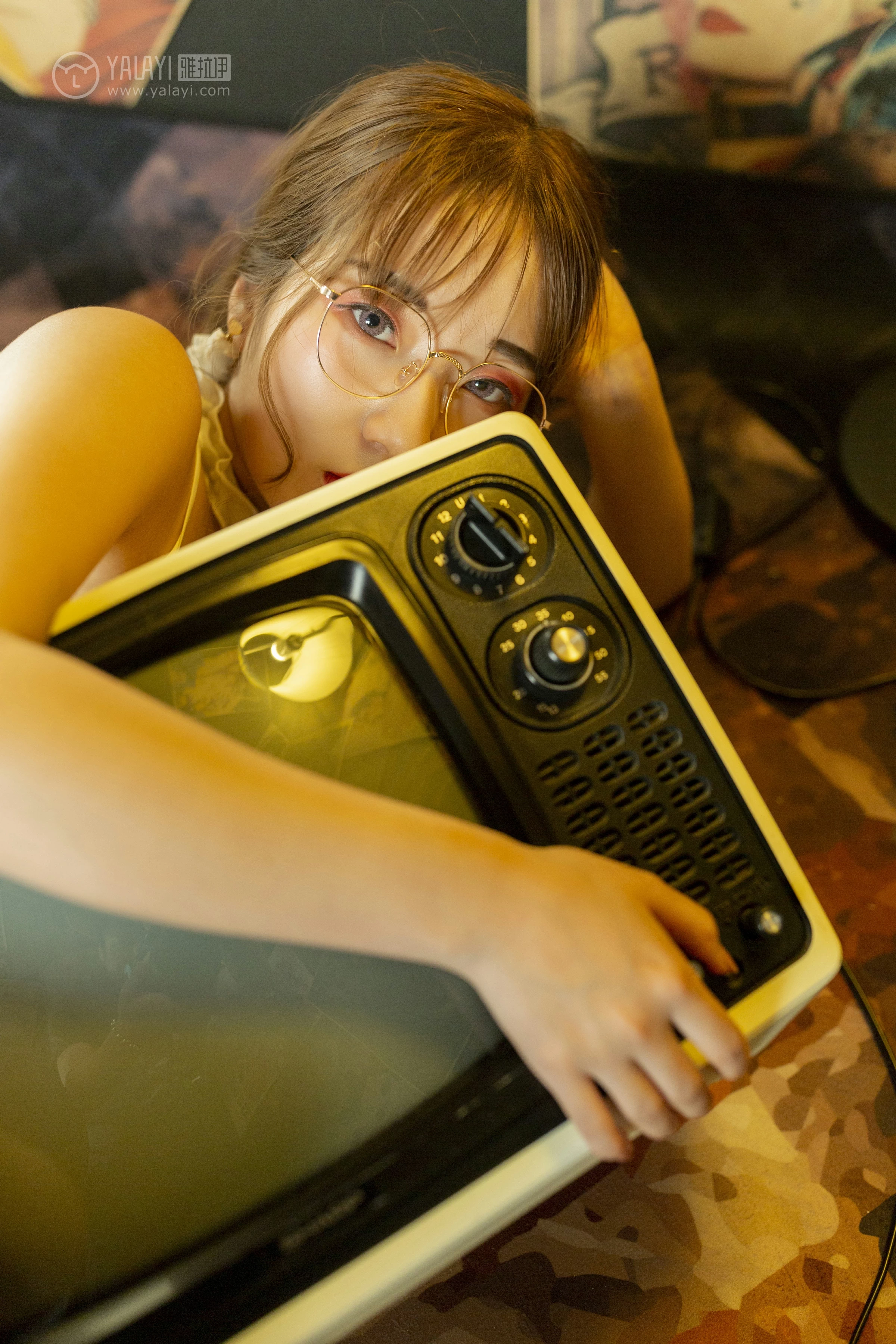 [YALAYI雅拉伊]No.298 老师的假日 顾盼兮 白色情趣内衣性感私房写真集第13张