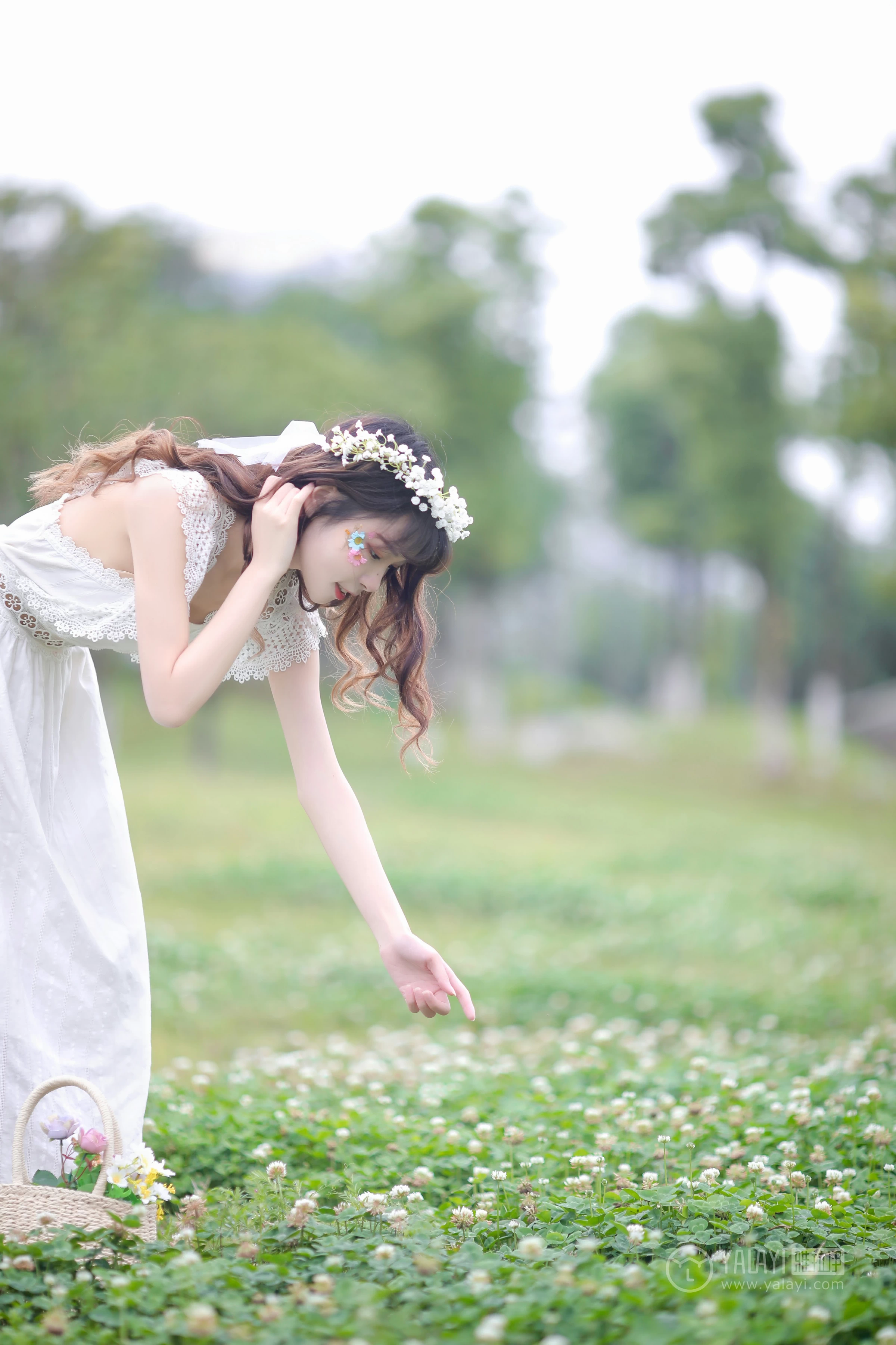 [YALAYI雅拉伊]No.303 花仙 花儿 白色镂空连衣裙与白色芭蕾舞裙性感私房写真集第10张