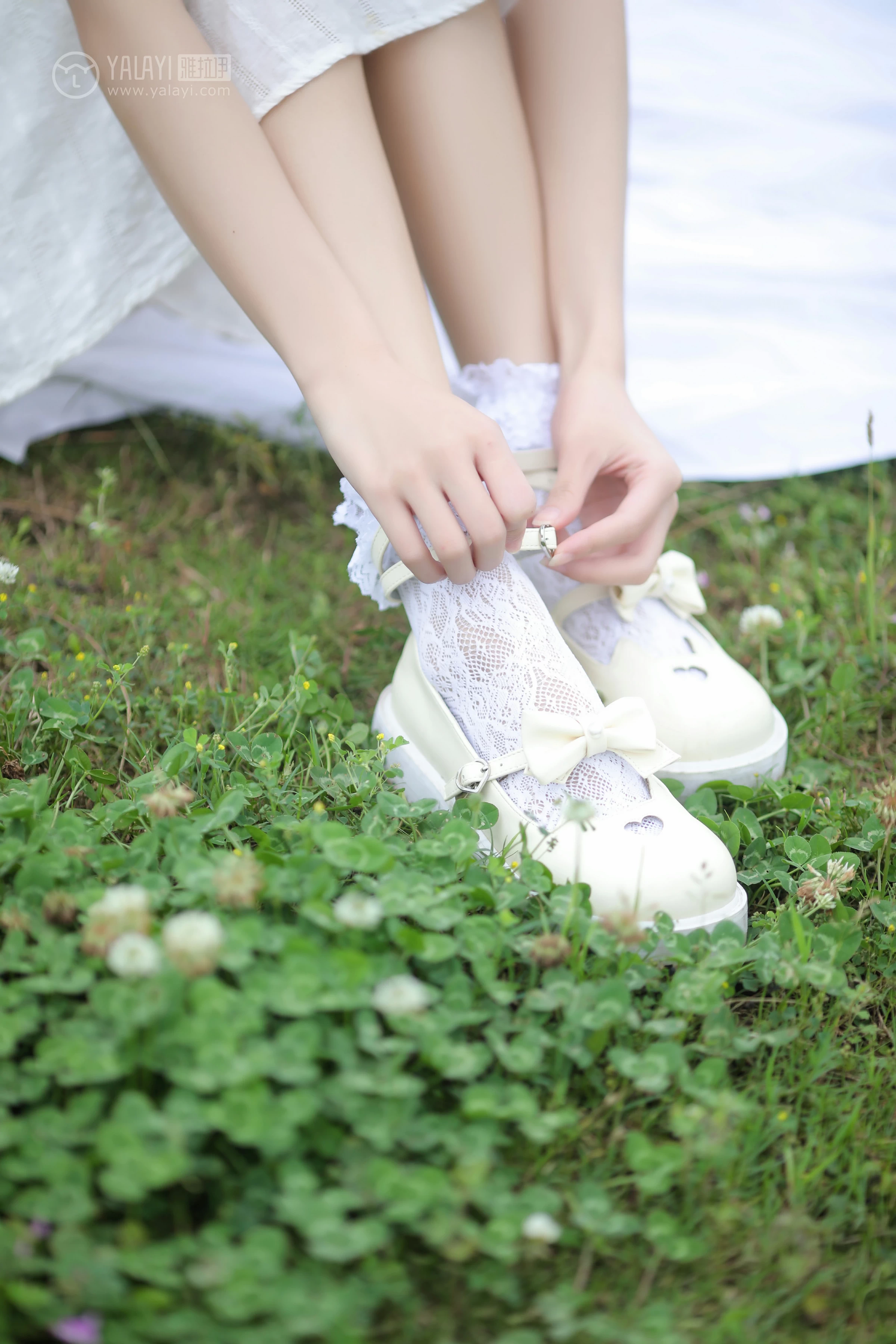 [YALAYI雅拉伊]No.303 花仙 花儿 白色镂空连衣裙与白色芭蕾舞裙性感私房写真集第14张