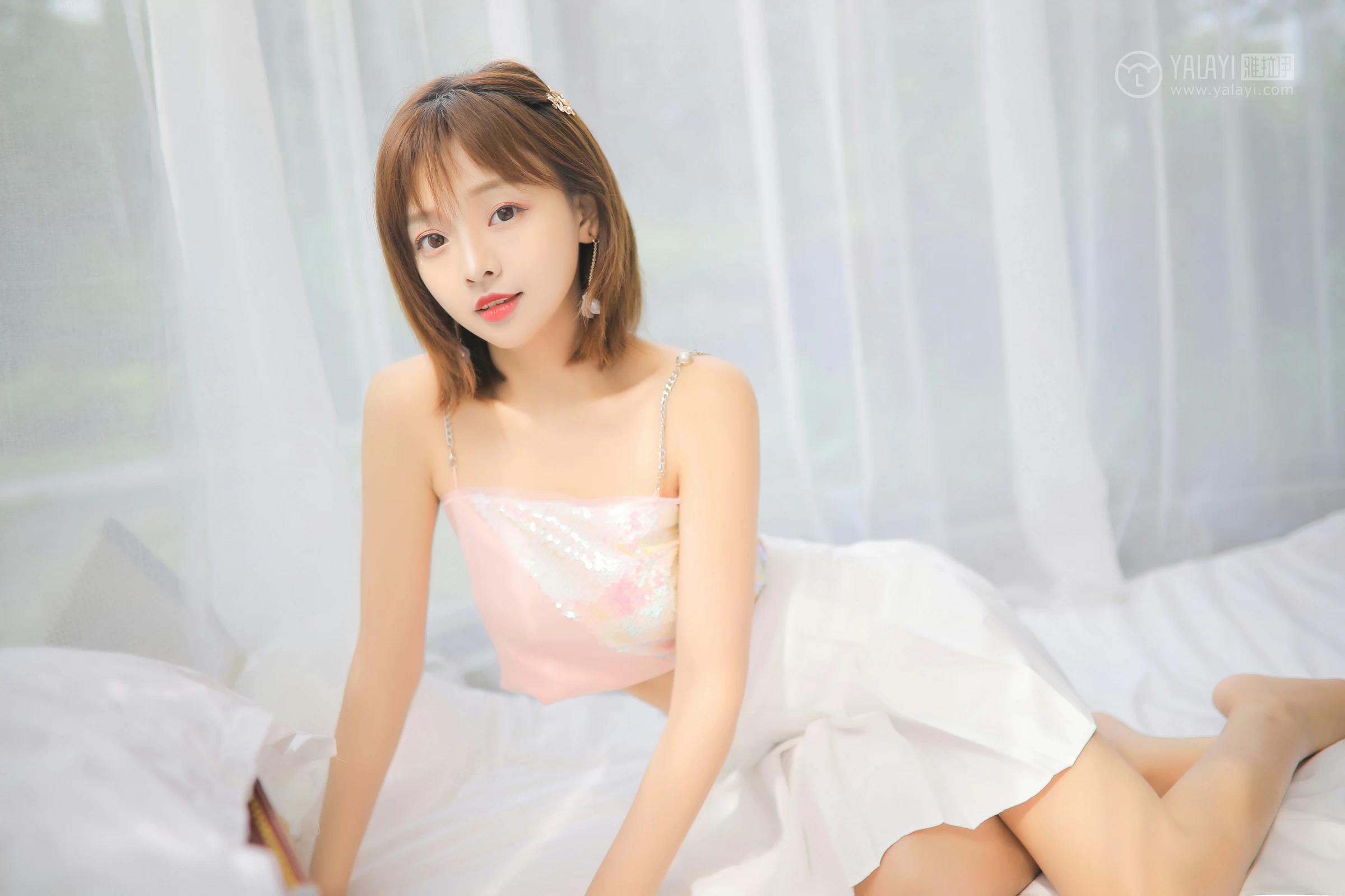 [YALAYI雅拉伊]No.313 甜 肖霄 粉色吊带小背心加白色短裙清纯可爱私房写真集第5张
