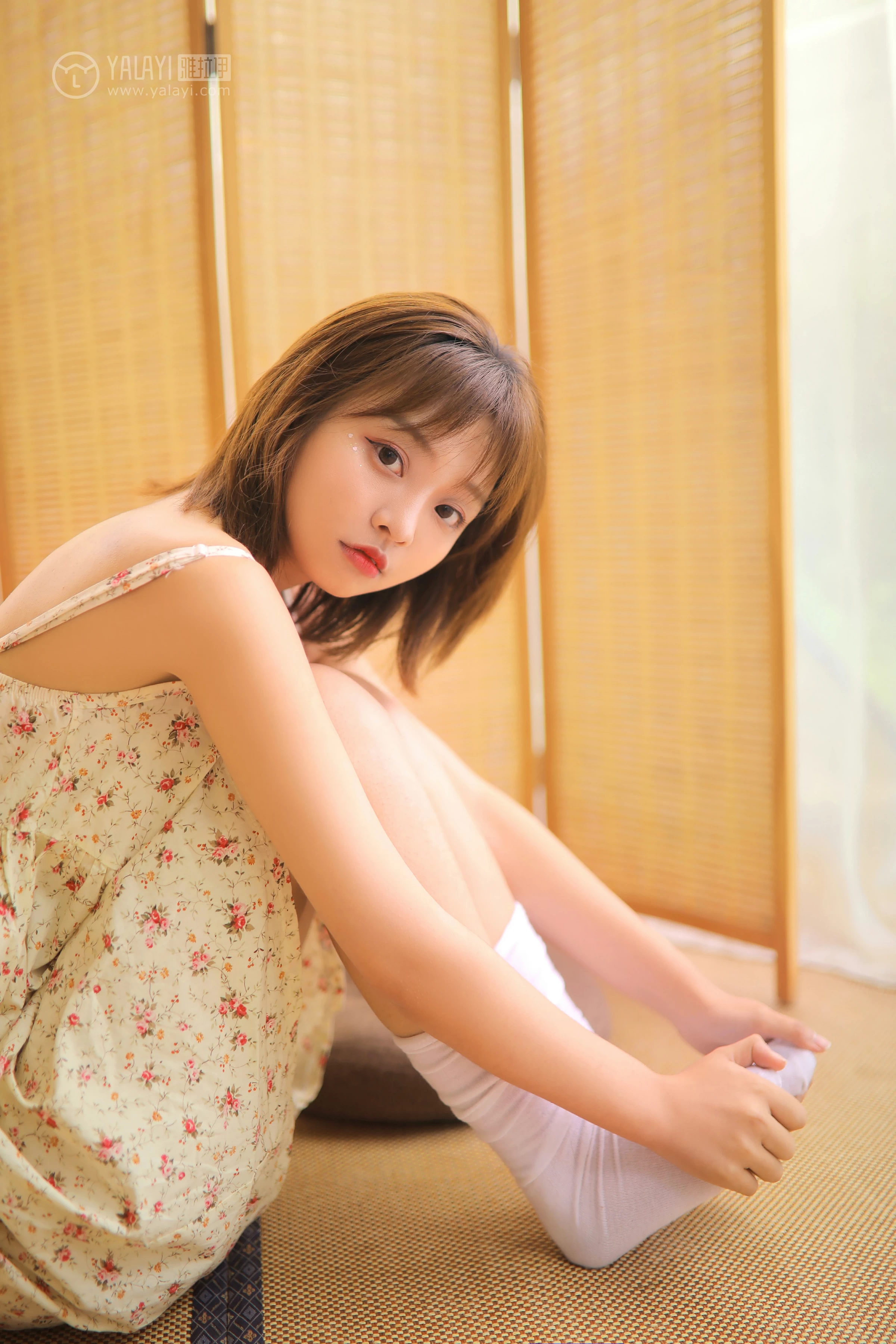 [YALAYI雅拉伊]No.313 甜 肖霄 粉色吊带小背心加白色短裙清纯可爱私房写真集第14张
