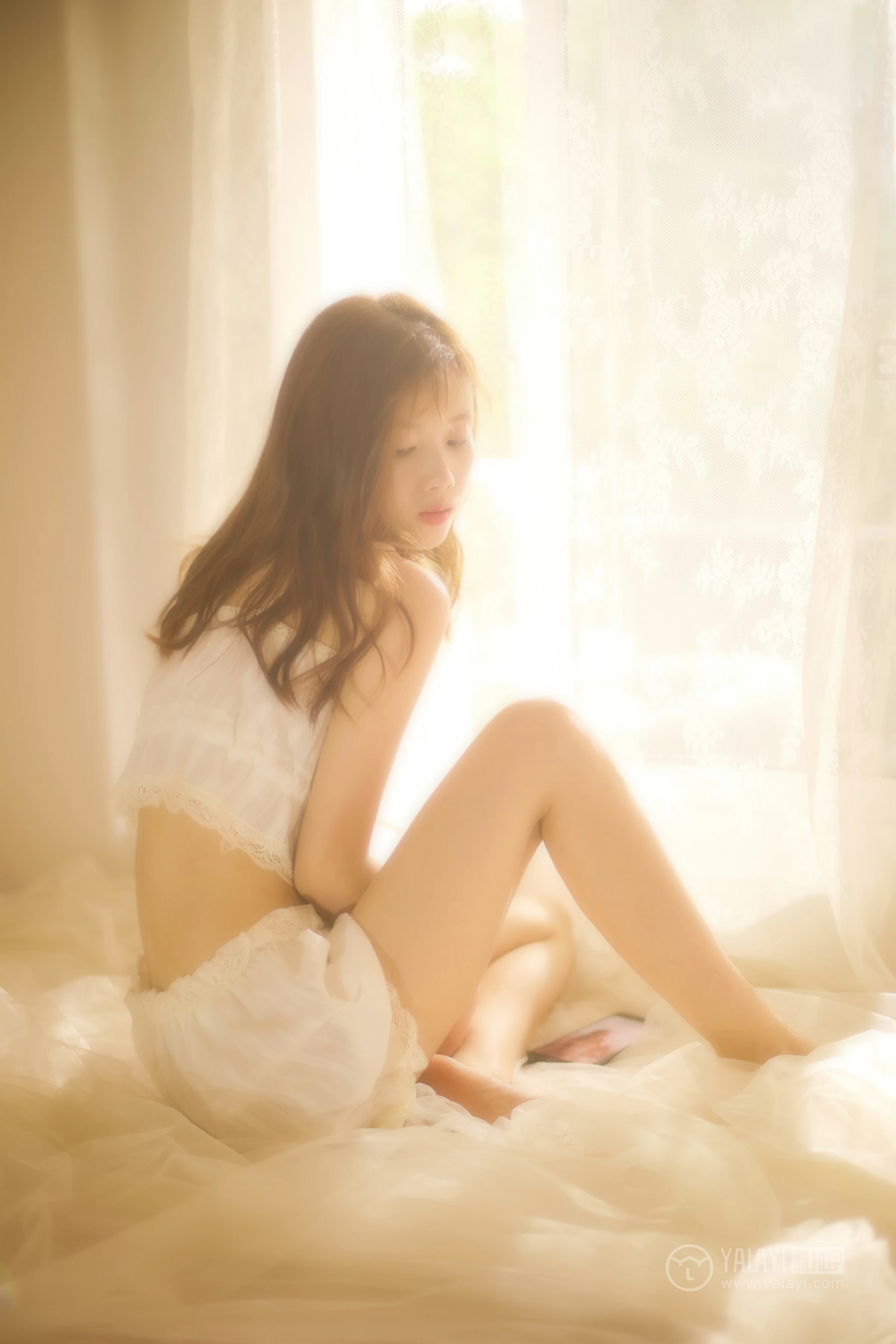 [YALAYI雅拉伊]No.315 夏日蜜语 圈圈 白色透视吊带内衣加短裤清纯靓丽私房写真集第13张