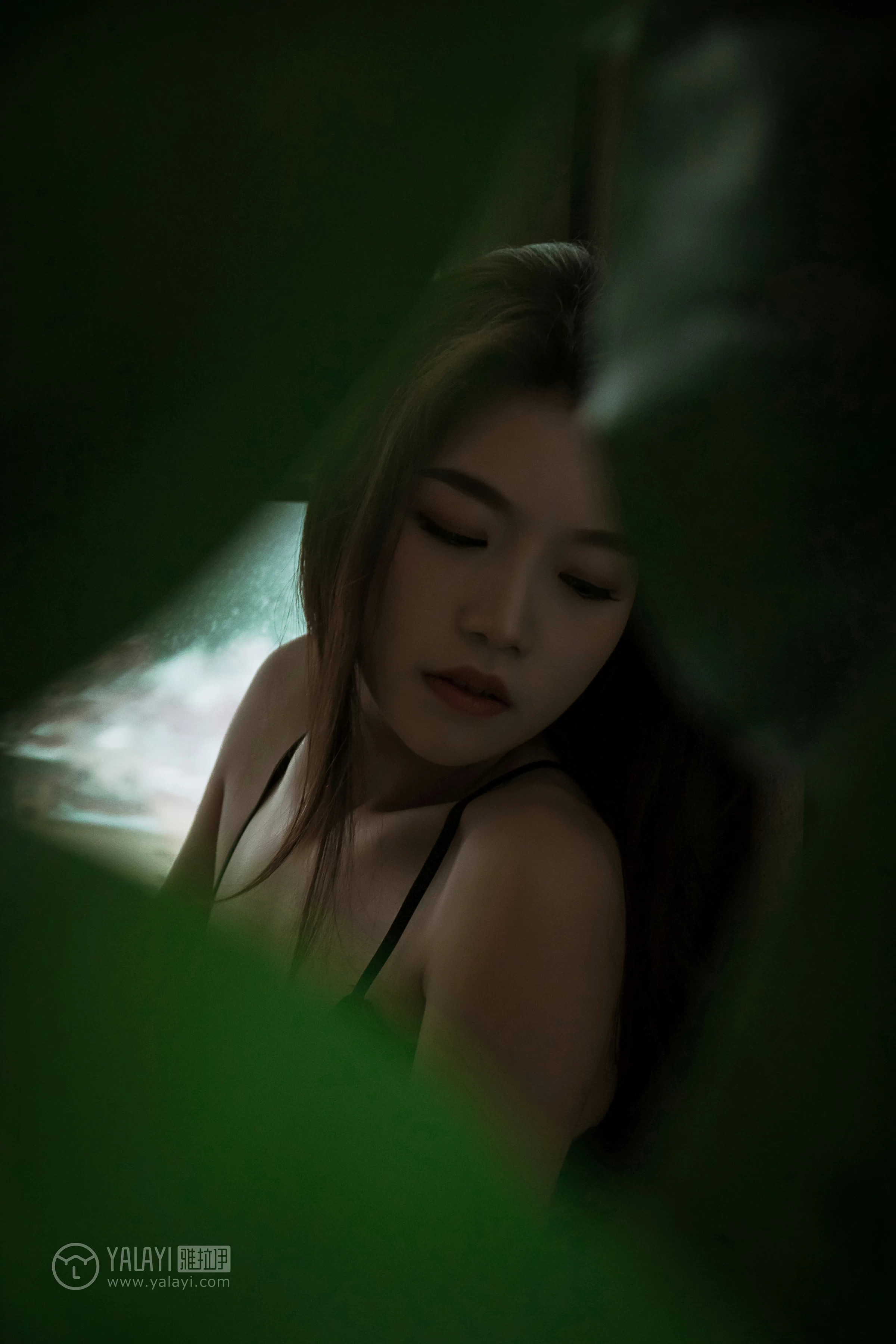 [YALAYI雅拉伊]No.331 醉红颜 慧儿 黑色镂空睡衣裙加透视情趣内衣性感私房写真集第10张