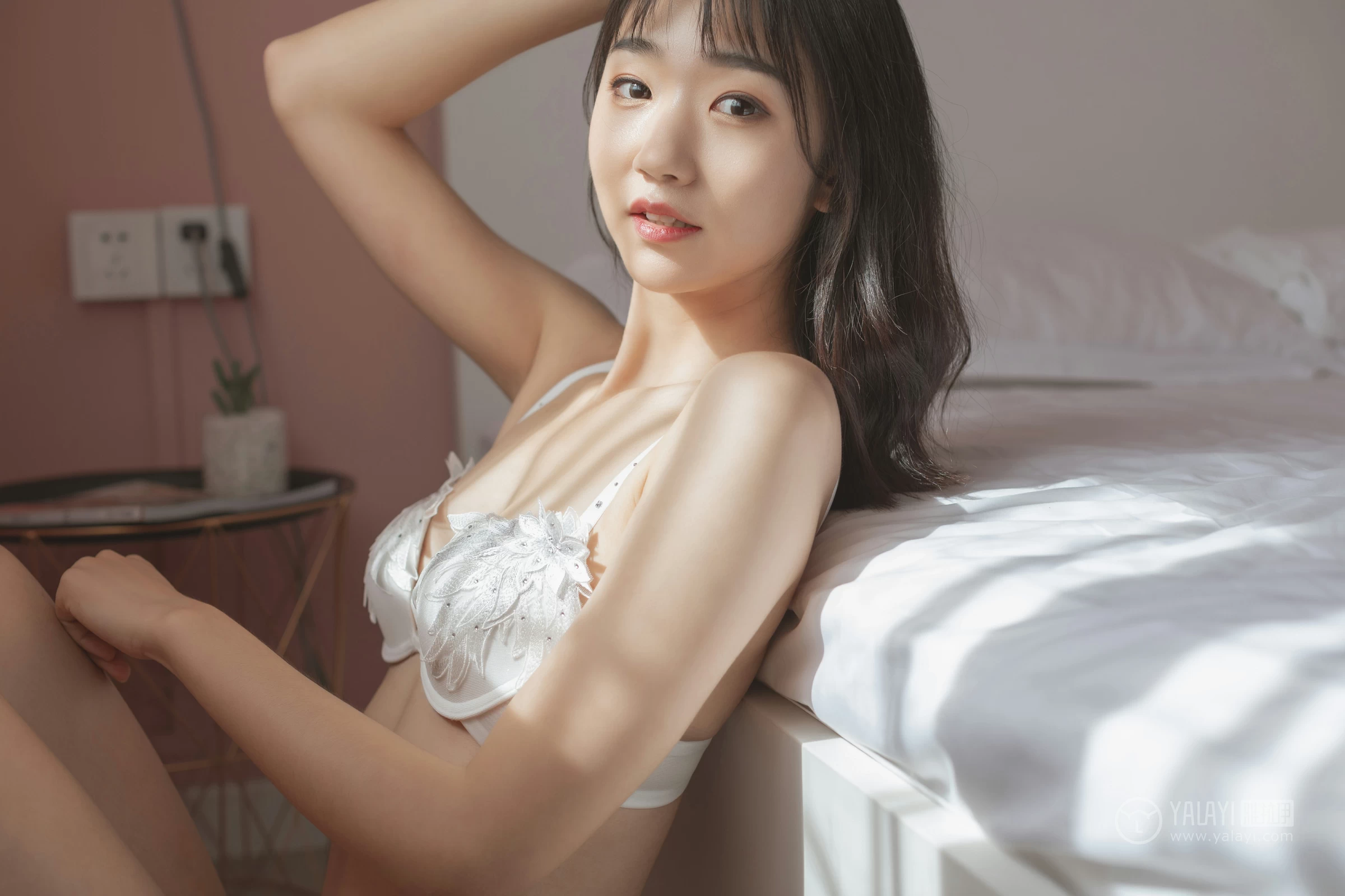 [YALAYI雅拉伊]No.326 和你 念念 白色情趣蕾丝内衣性感私房写真集第17张