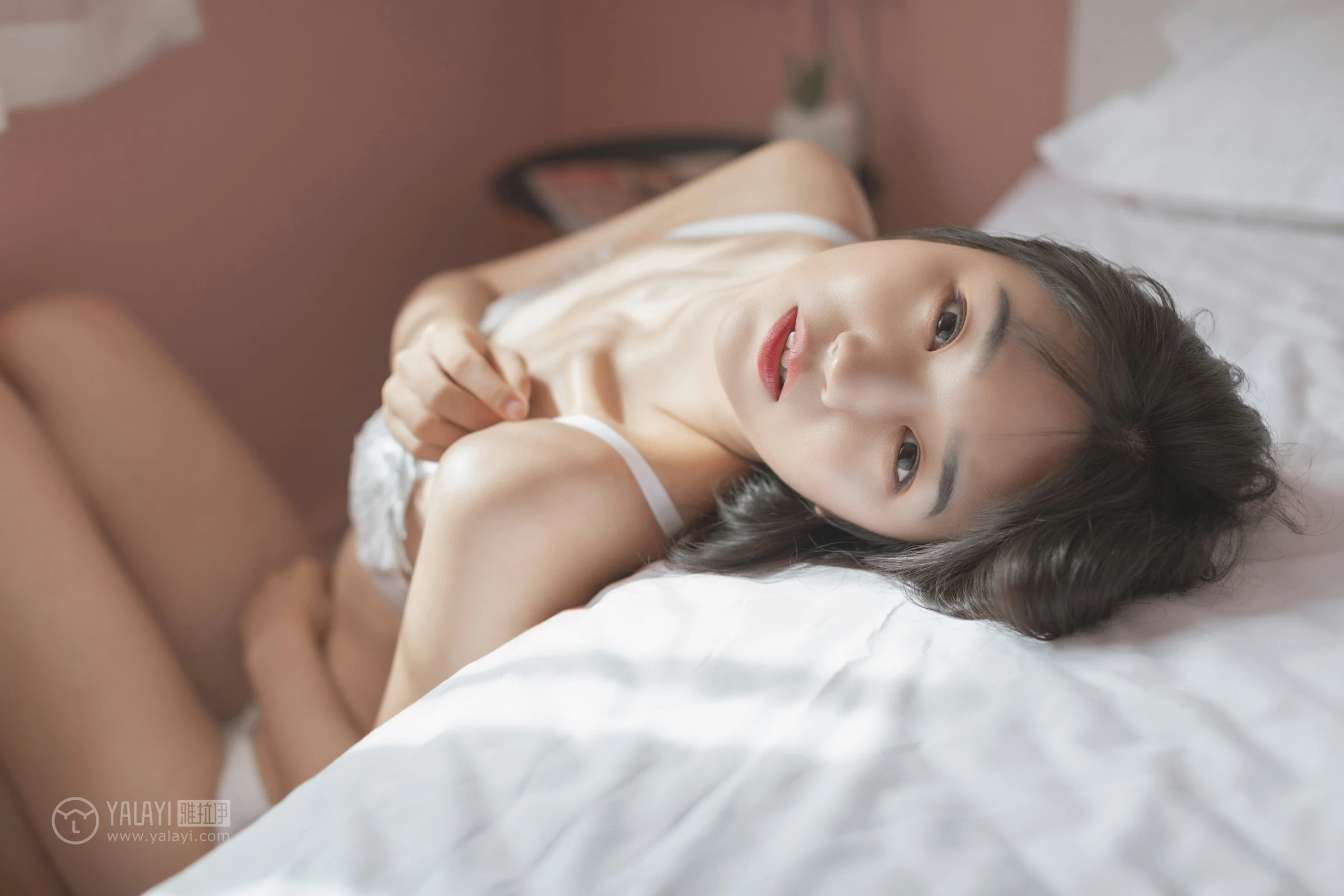 [YALAYI雅拉伊]No.326 和你 念念 白色情趣蕾丝内衣性感私房写真集第17张
