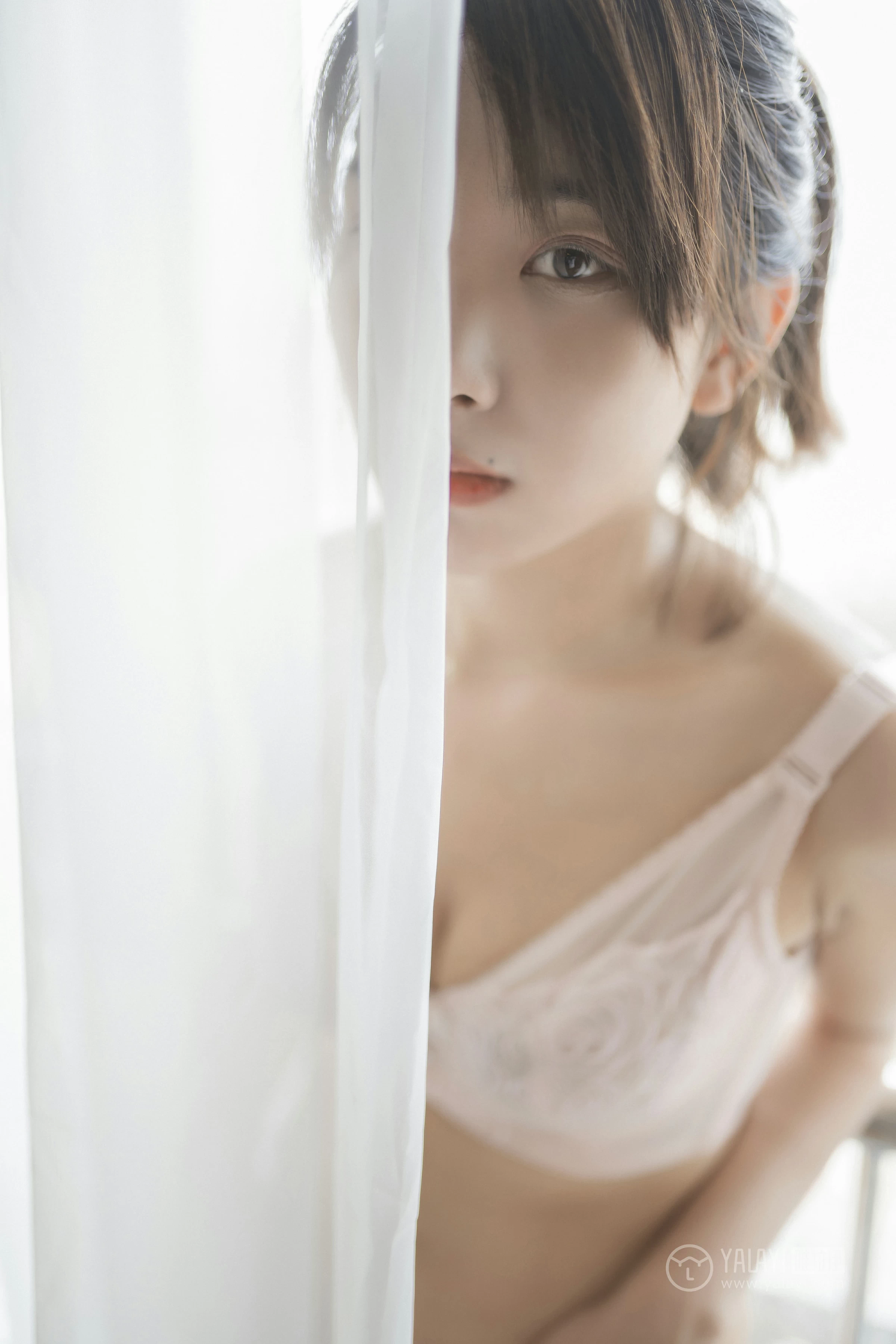 [YALAYI雅拉伊]No.335 斑马斑马 俞青青 粉色蕾丝内衣加粉色内裤性感私房写真集第8张