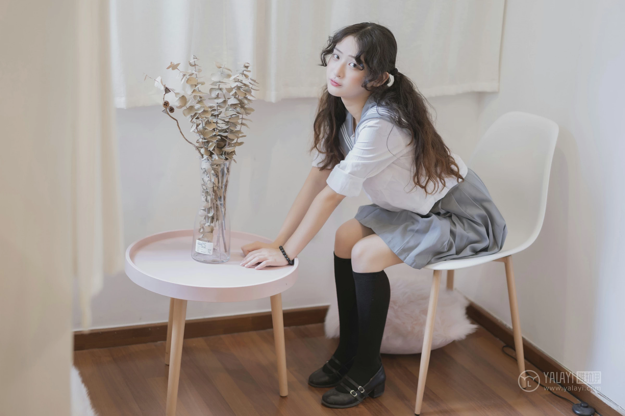 [YALAYI雅拉伊]No.349 清纯学生妹 西子 高中女生制服与短裙性感私房写真集第5张