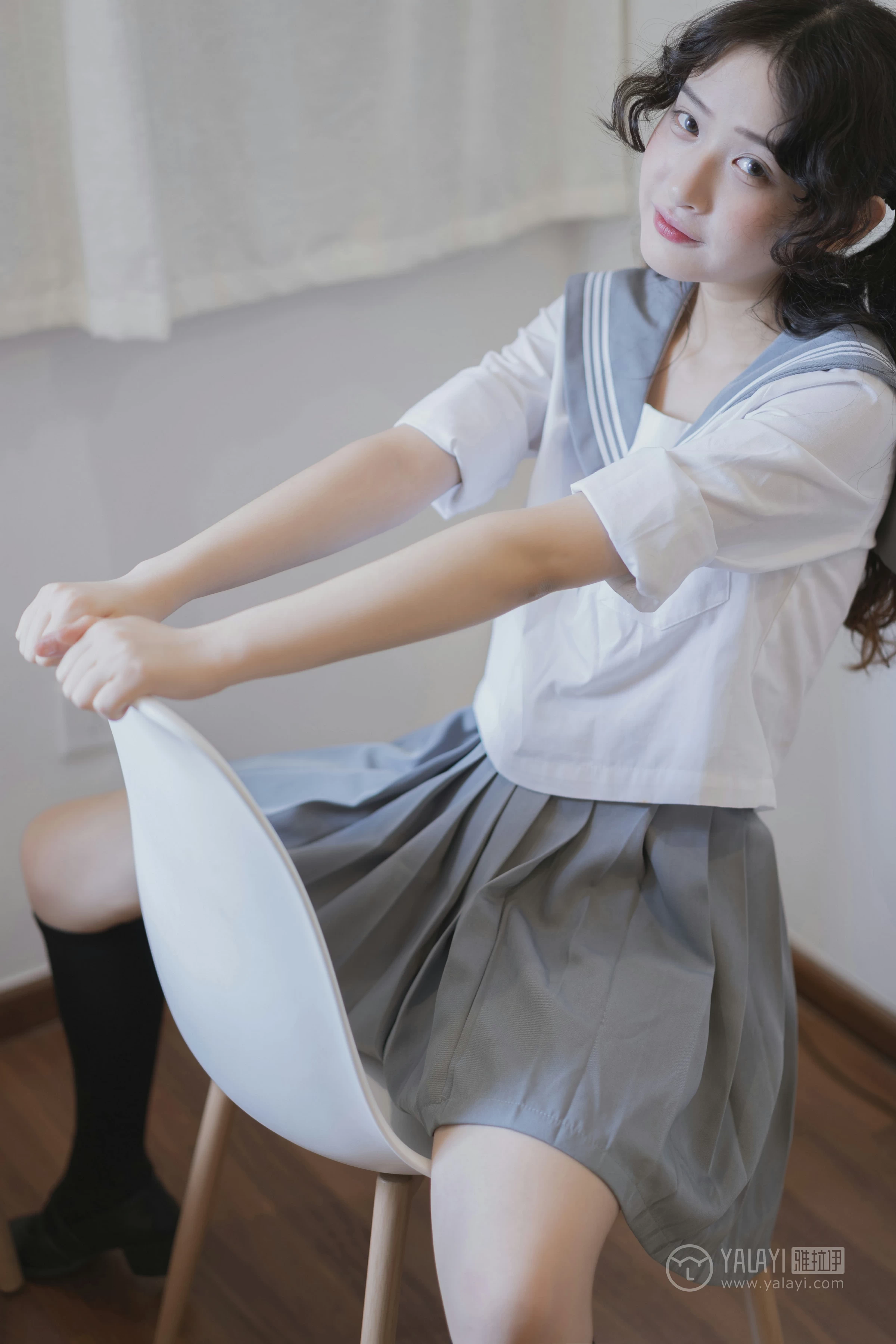 [YALAYI雅拉伊]No.349 清纯学生妹 西子 高中女生制服与短裙性感私房写真集第19张