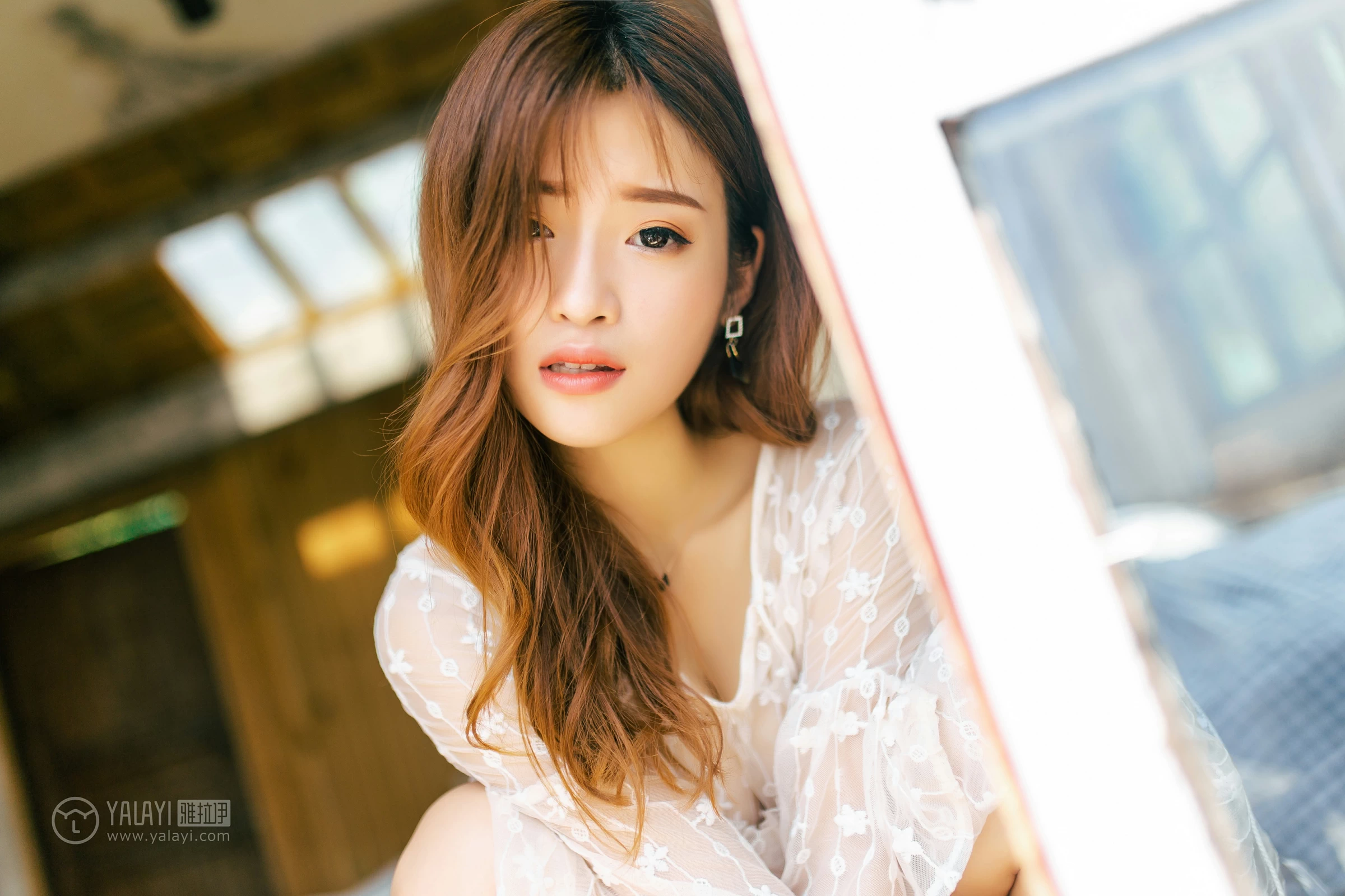 [YALAYI雅拉伊]No.354 向往的生活 朵朵 白色性感小背心与透视镂空连衣裙私房写真集第13张