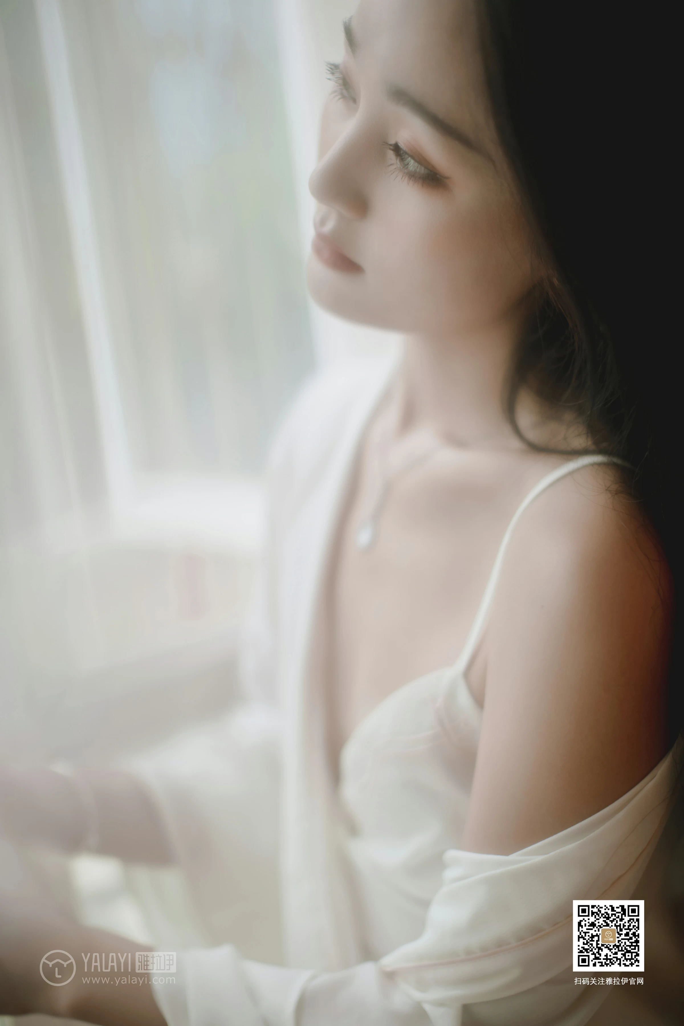 [YALAYI雅拉伊]No.361 Elegant 项兴咏 白色睡衣加白色吊带内衣性感私房写真集第16张