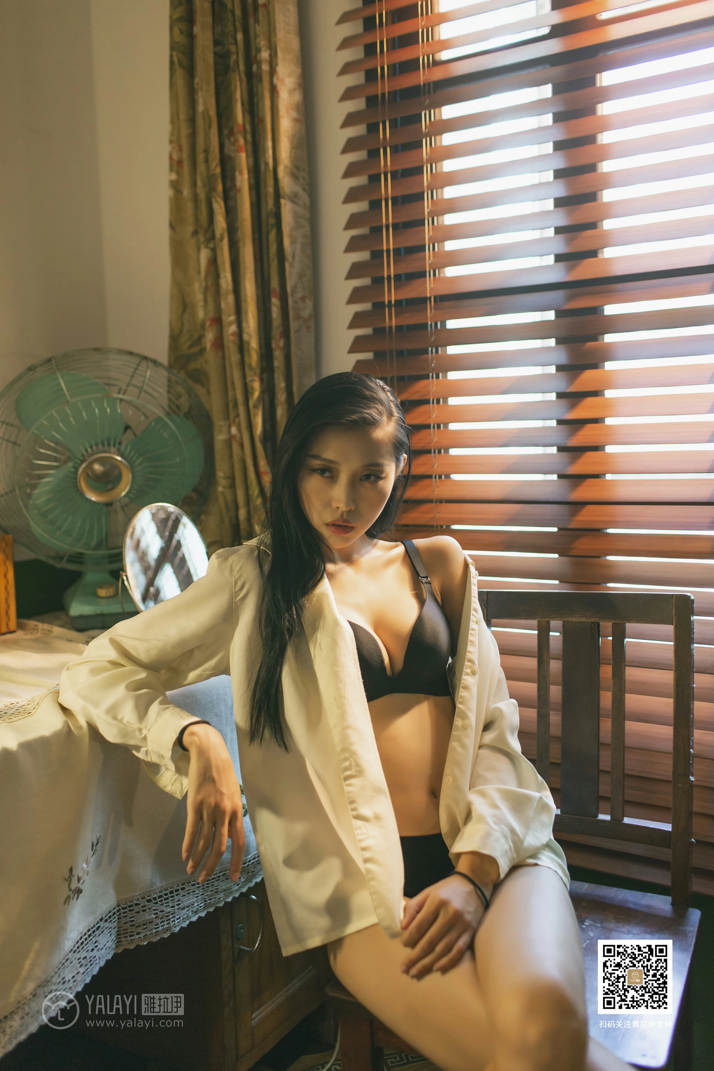 [YALAYI雅拉伊]No.368 梦醒时分 图雅 黑色透视情趣睡衣加红色蕾丝内衣性感私房写真集第8张