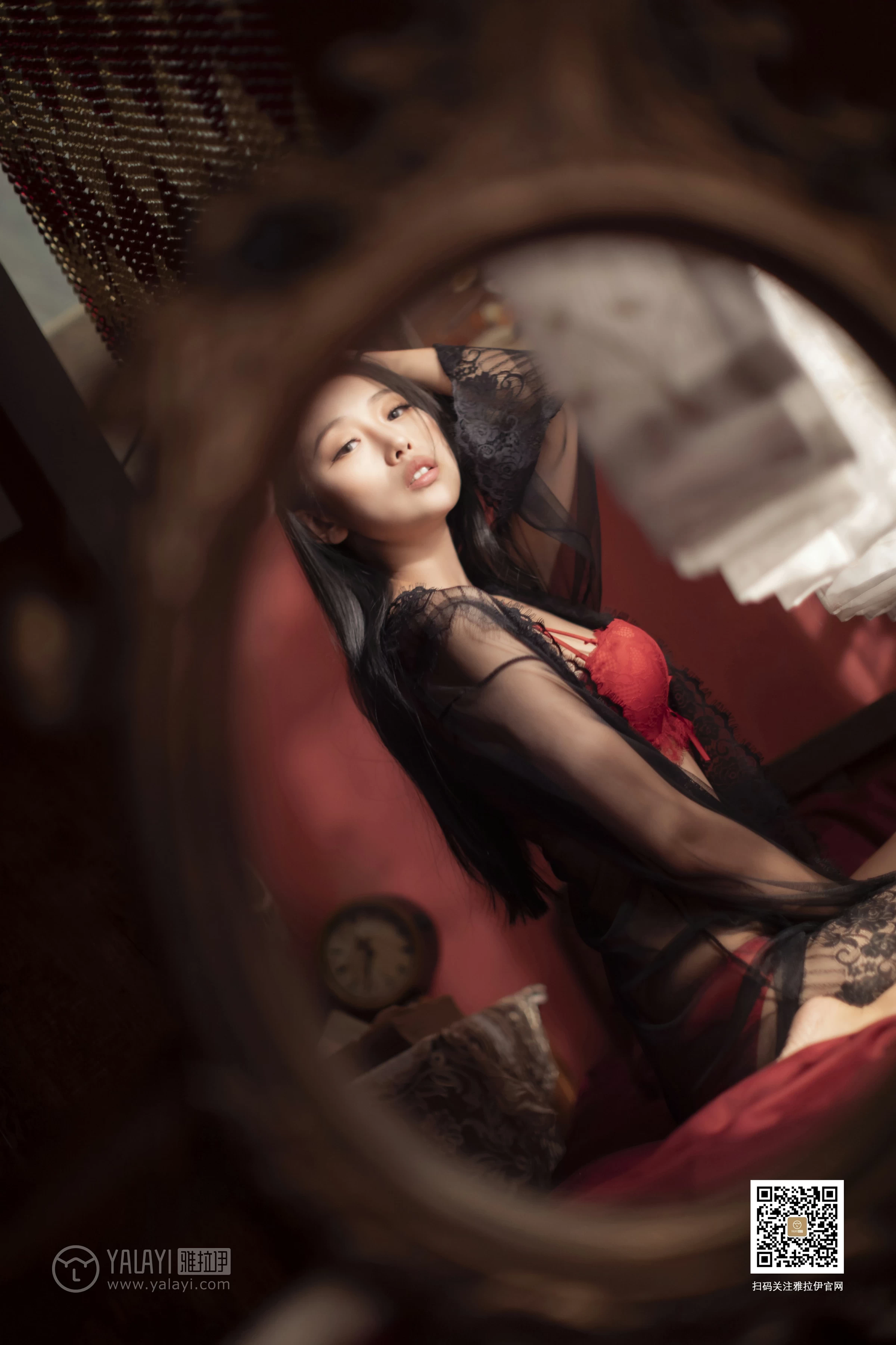 [YALAYI雅拉伊]No.368 梦醒时分 图雅 黑色透视情趣睡衣加红色蕾丝内衣性感私房写真集第14张